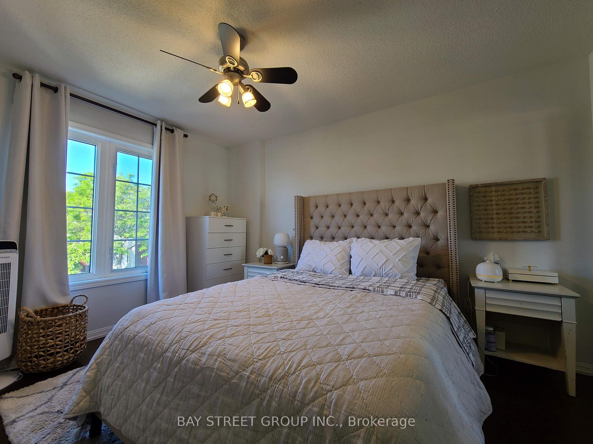Photo 5 of 5556 Thorn Lane, Burlington, Orchard — HOMEH