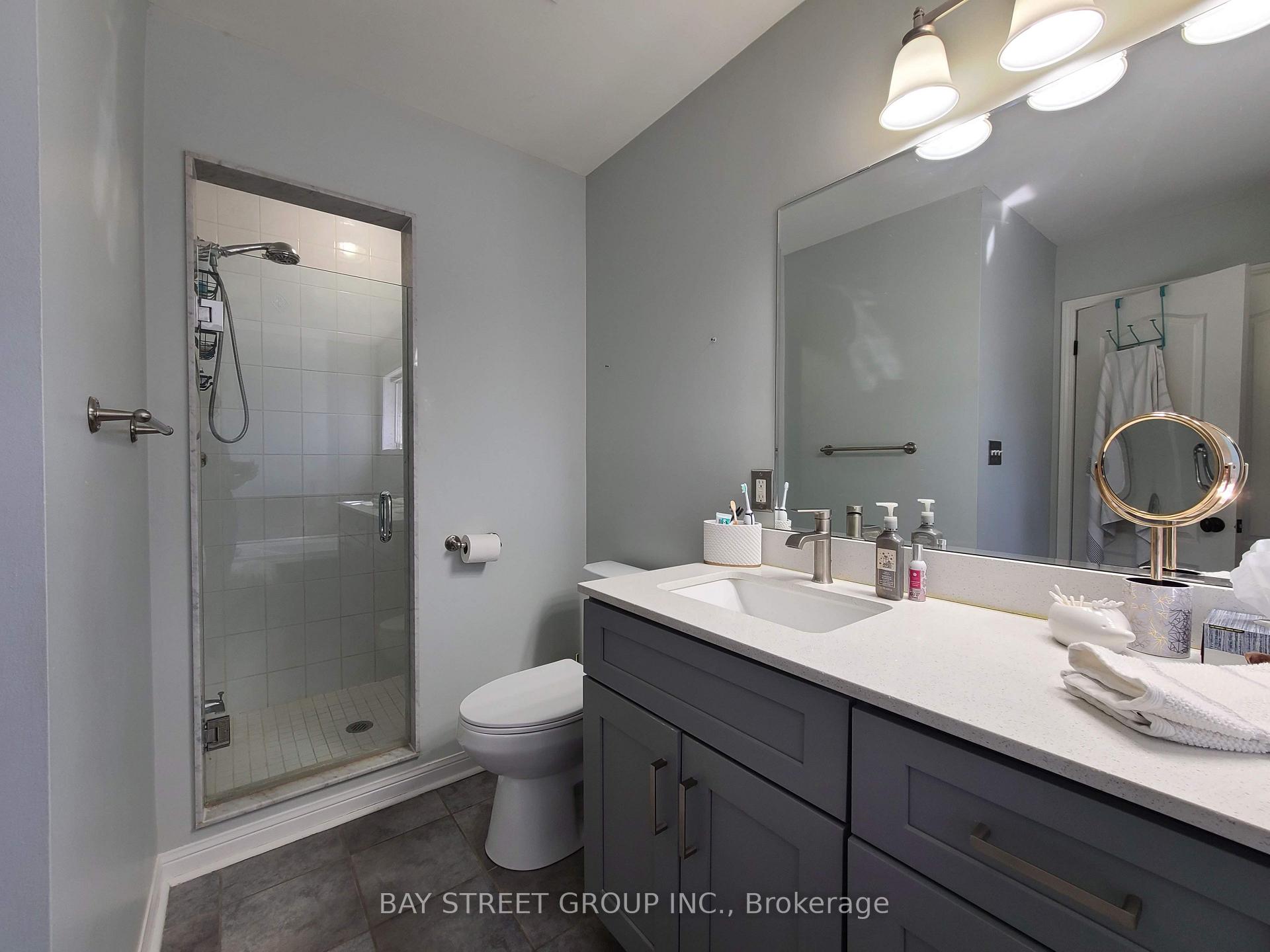 Photo 6 of 5556 Thorn Lane, Burlington, Orchard — HOMEH