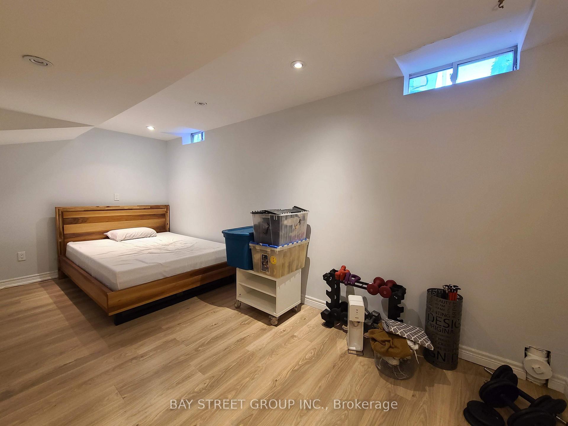 Photo 8 of 5556 Thorn Lane, Burlington, Orchard — HOMEH