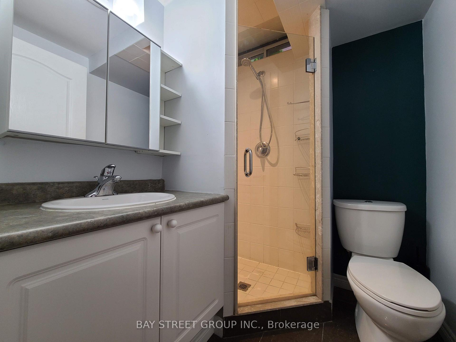 Photo 9 of 5556 Thorn Lane, Burlington, Orchard — HOMEH