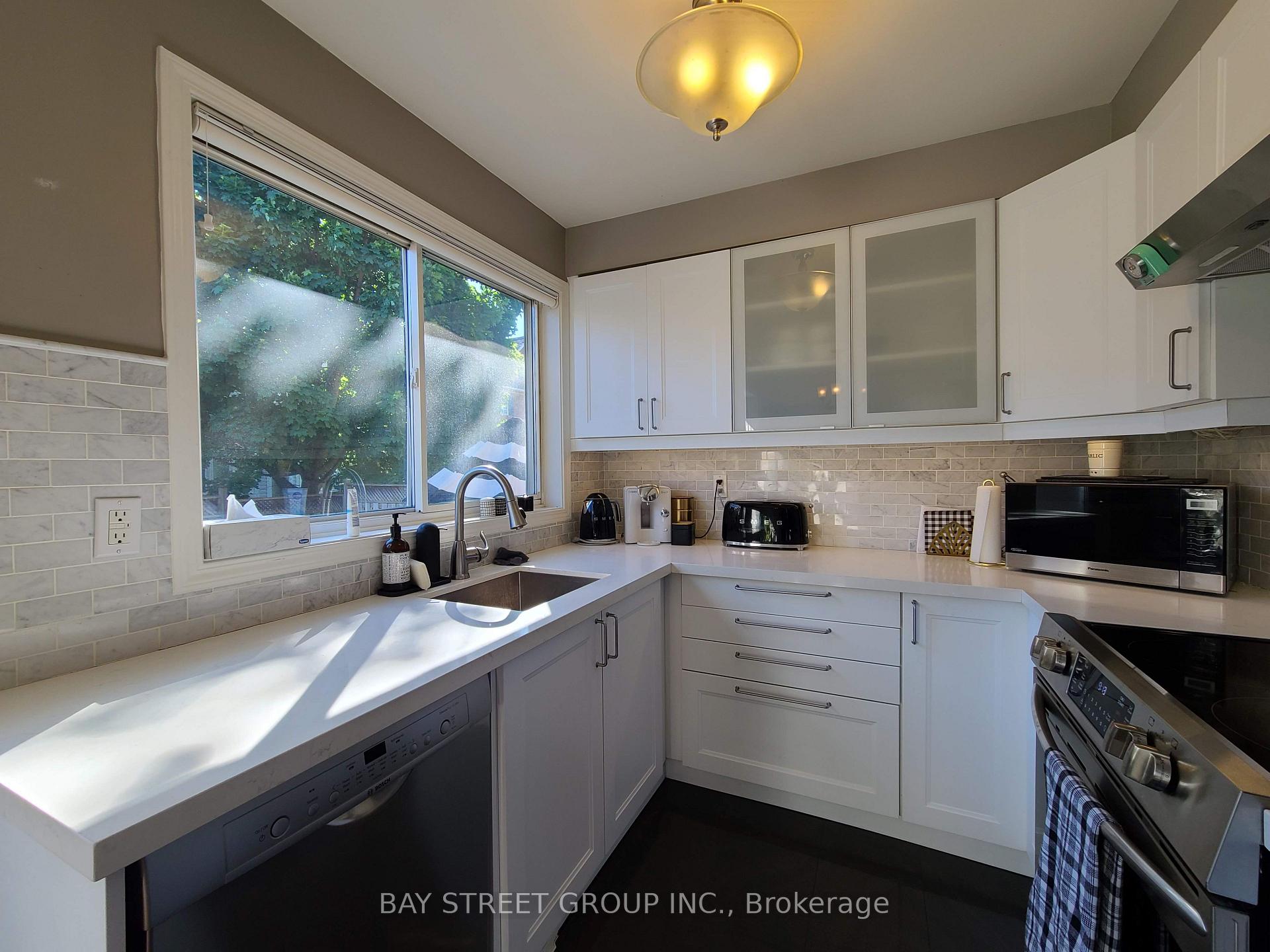 Photo 14 of 5556 Thorn Lane, Burlington, Orchard — HOMEH
