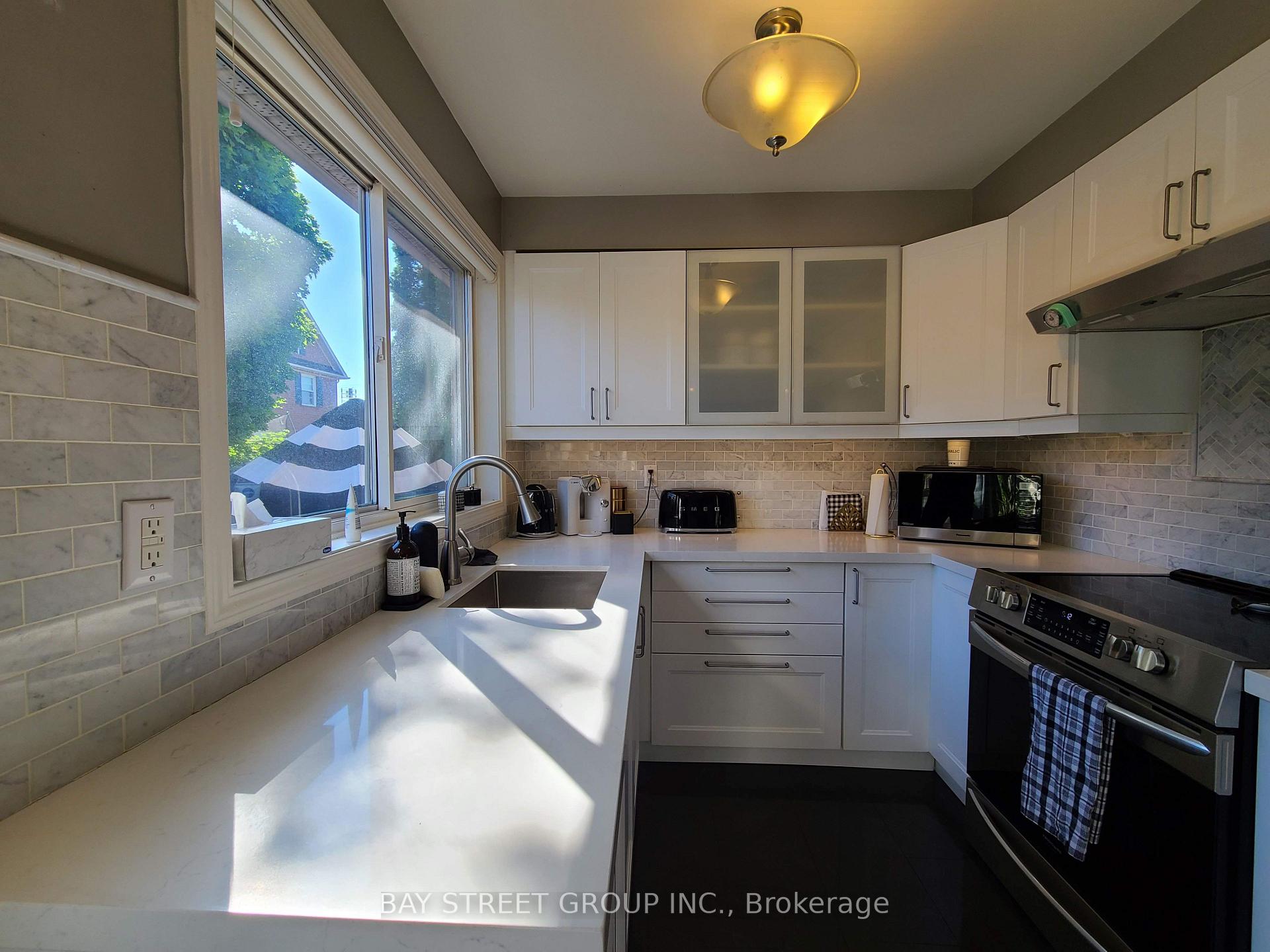 Photo 15 of 5556 Thorn Lane, Burlington, Orchard — HOMEH