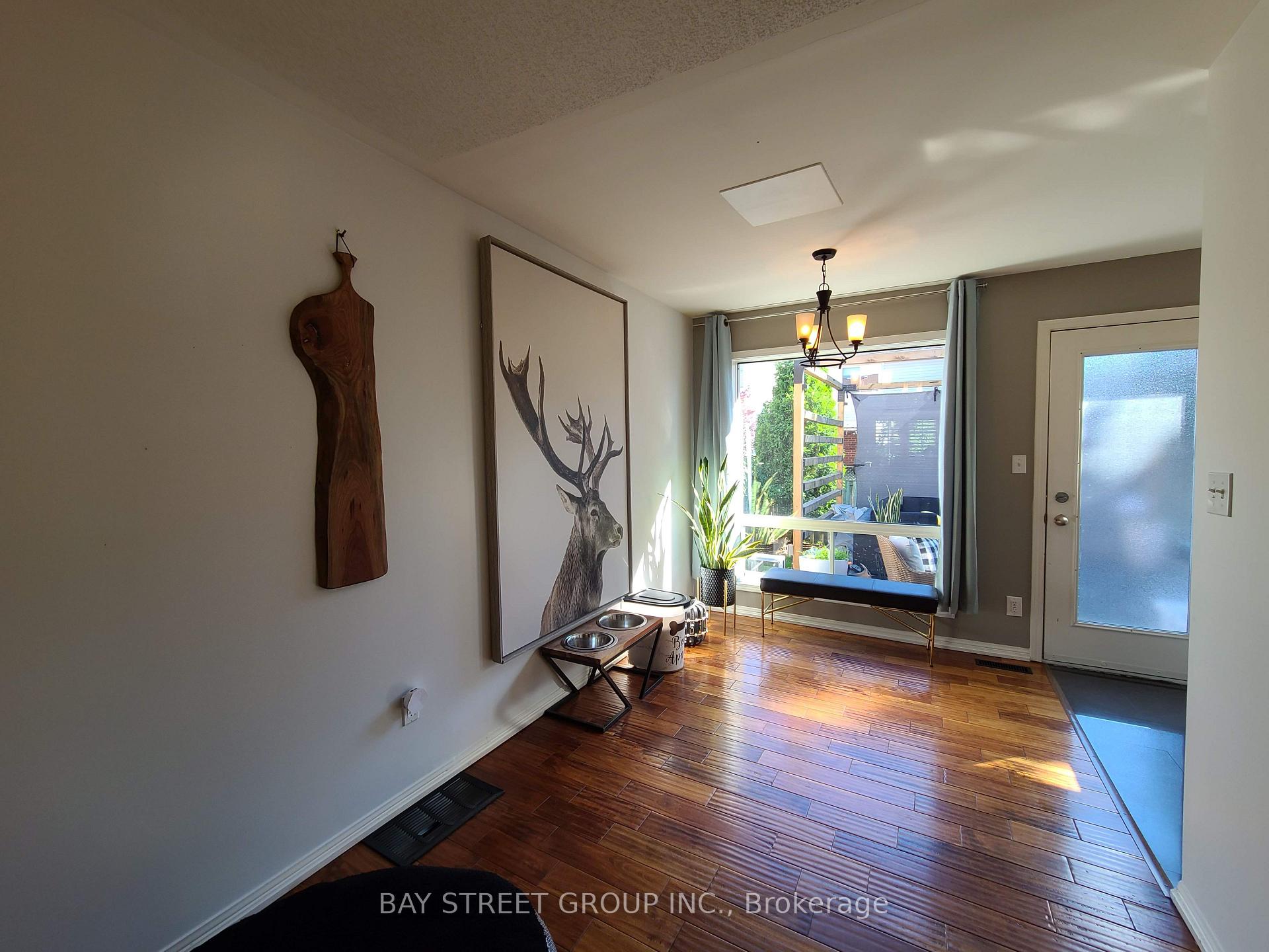 Photo 19 of 5556 Thorn Lane, Burlington, Orchard — HOMEH