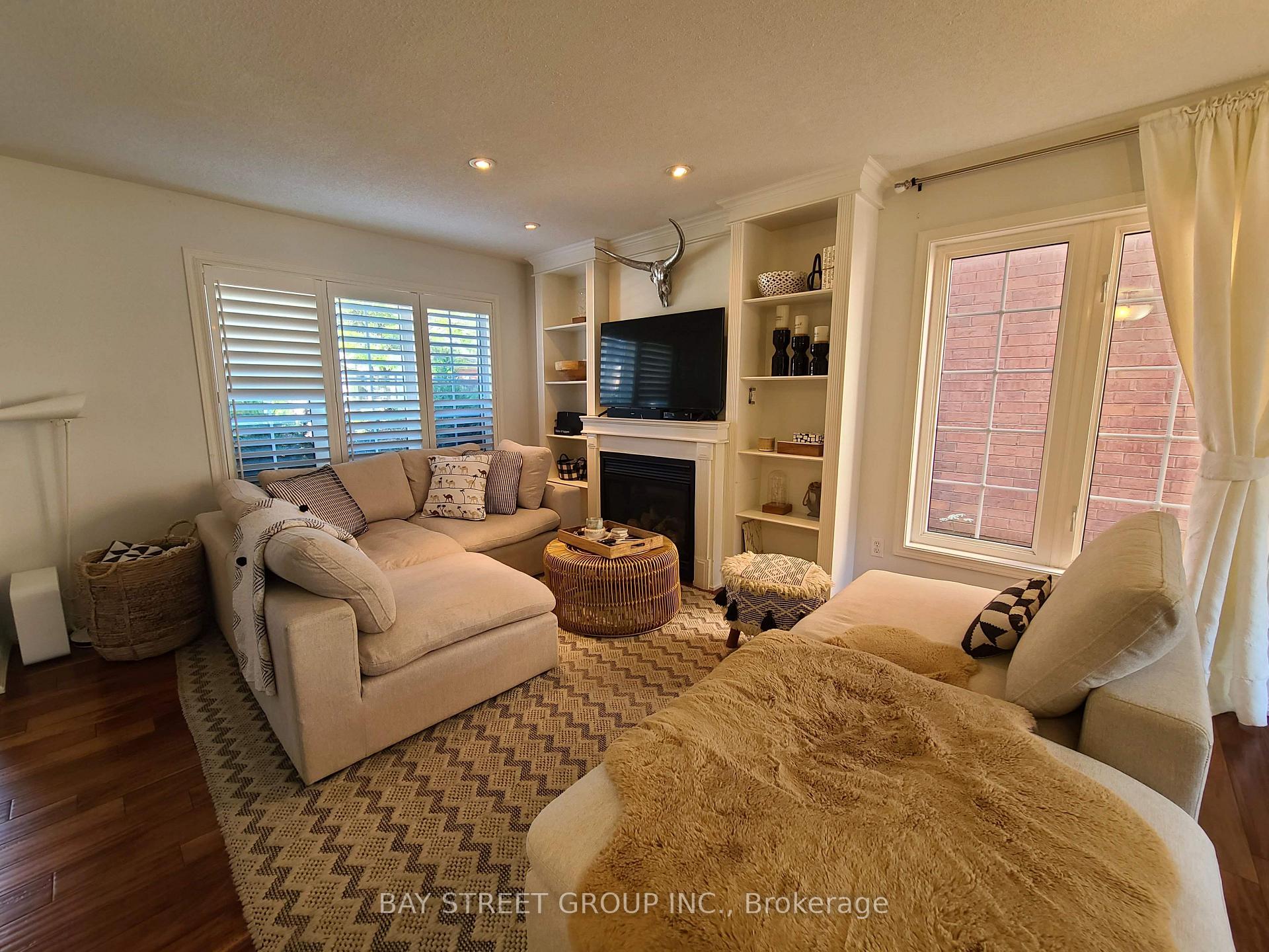 Photo 20 of 5556 Thorn Lane, Burlington, Orchard — HOMEH