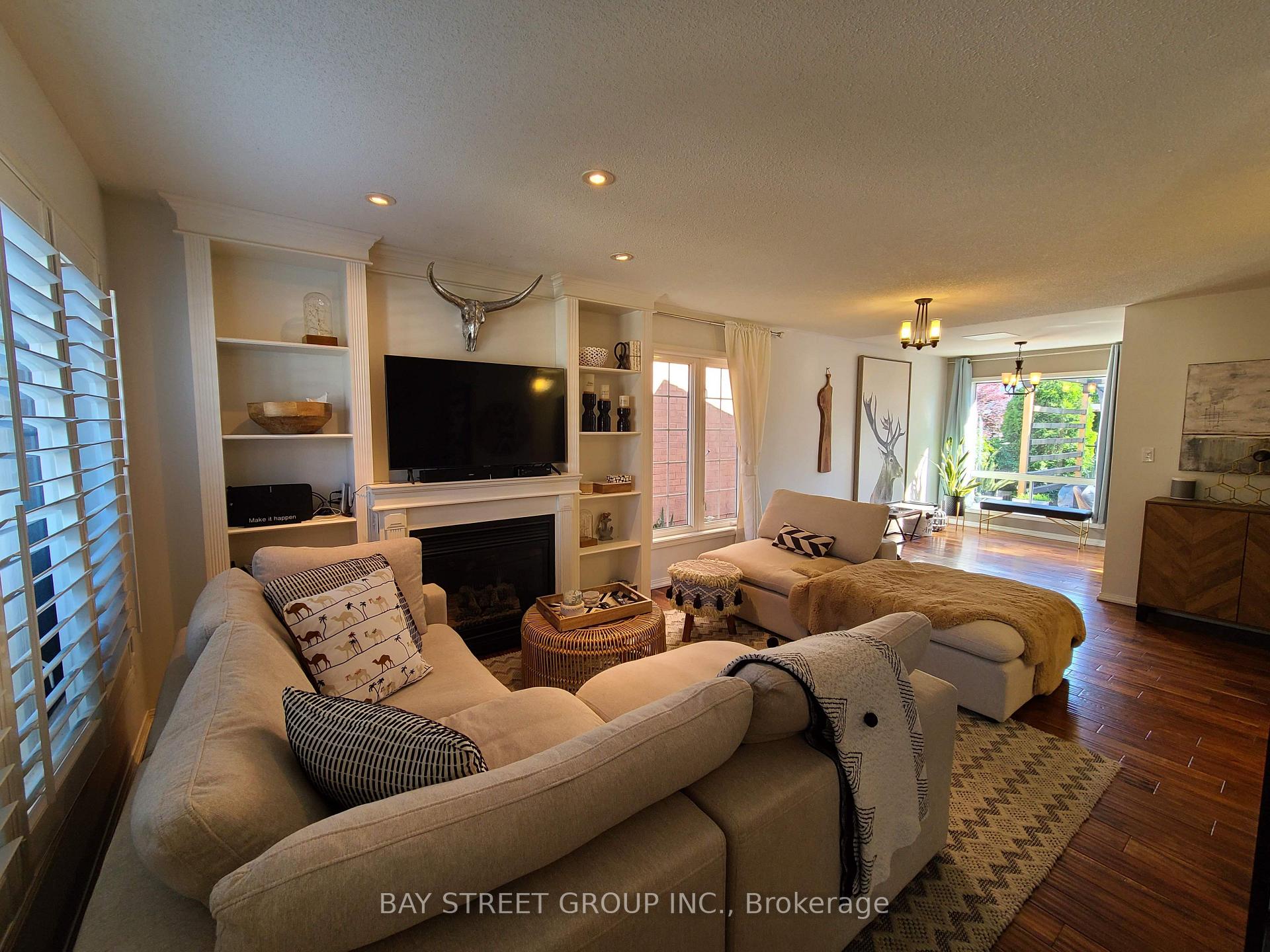 Photo 22 of 5556 Thorn Lane, Burlington, Orchard — HOMEH