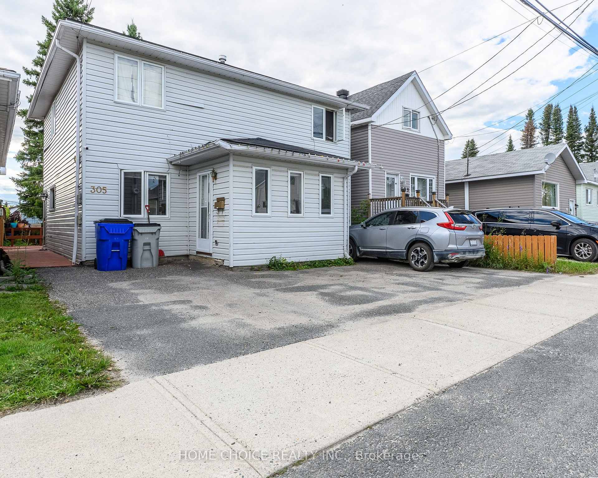 Photo 3 of 305 Maple Street N, Timmins, TNE - Central — HOMEH