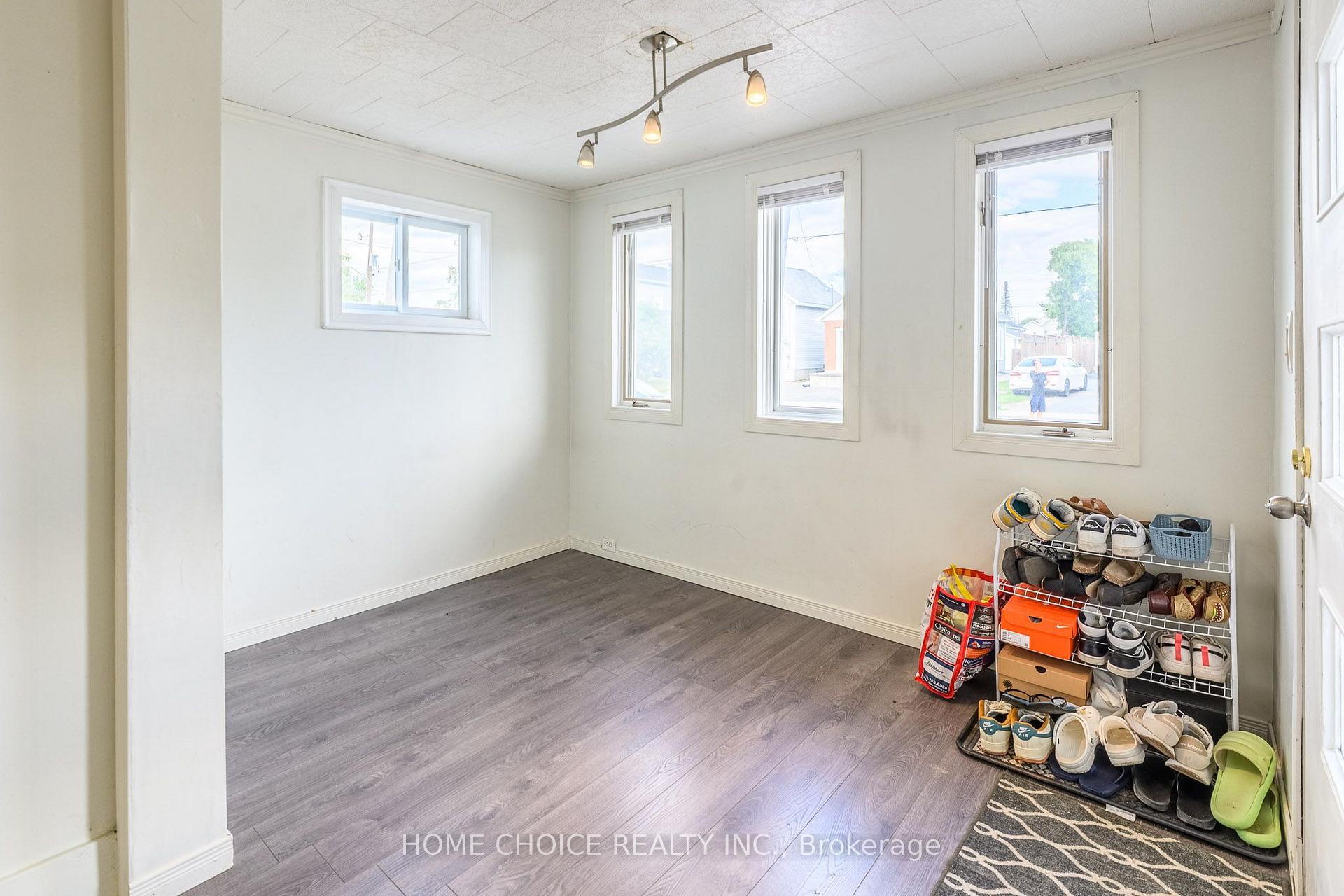 Photo 5 of 305 Maple Street N, Timmins, TNE - Central — HOMEH