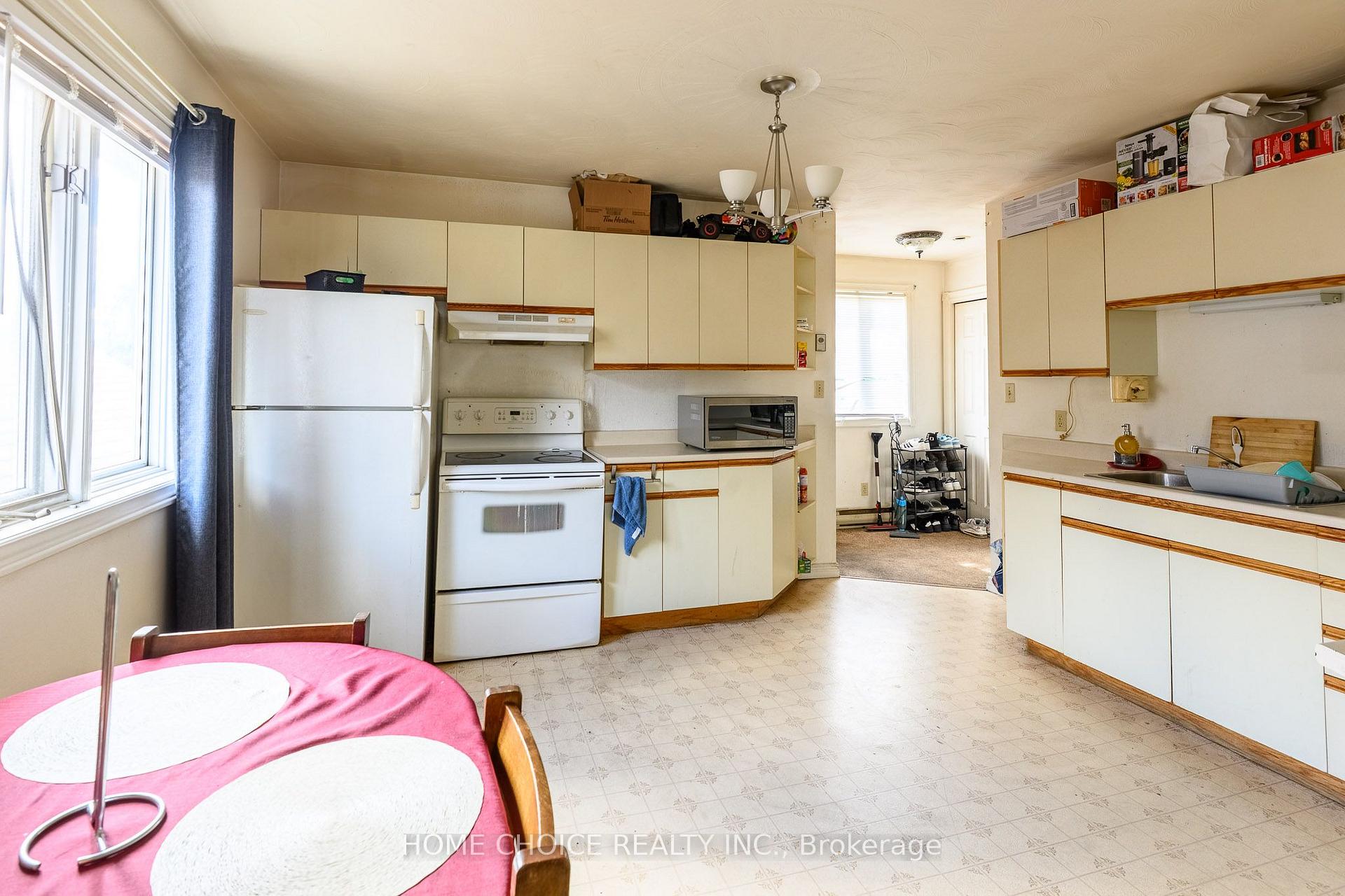 Photo 16 of 305 Maple Street N, Timmins, TNE - Central — HOMEH
