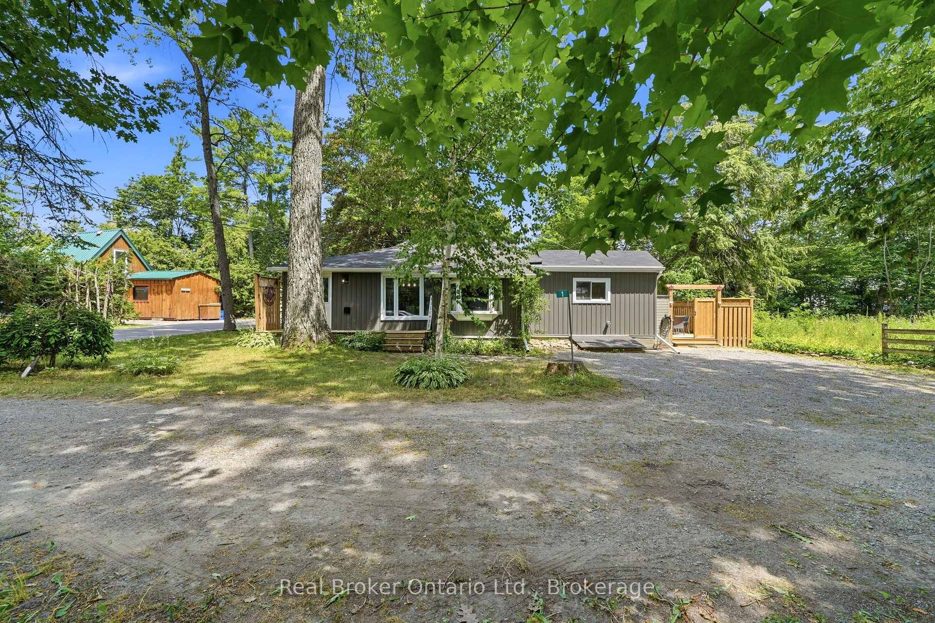 Photo 2 of 1 Janice Drive, Kawartha Lakes, Fenelon — HOMEH