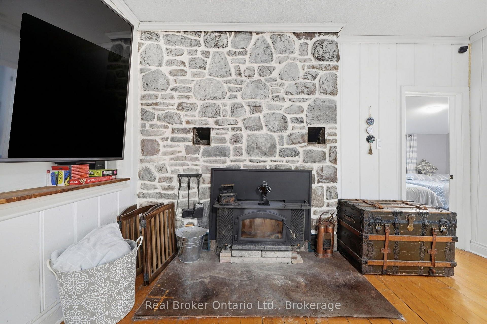 Photo 13 of 1 Janice Drive, Kawartha Lakes, Fenelon — HOMEH