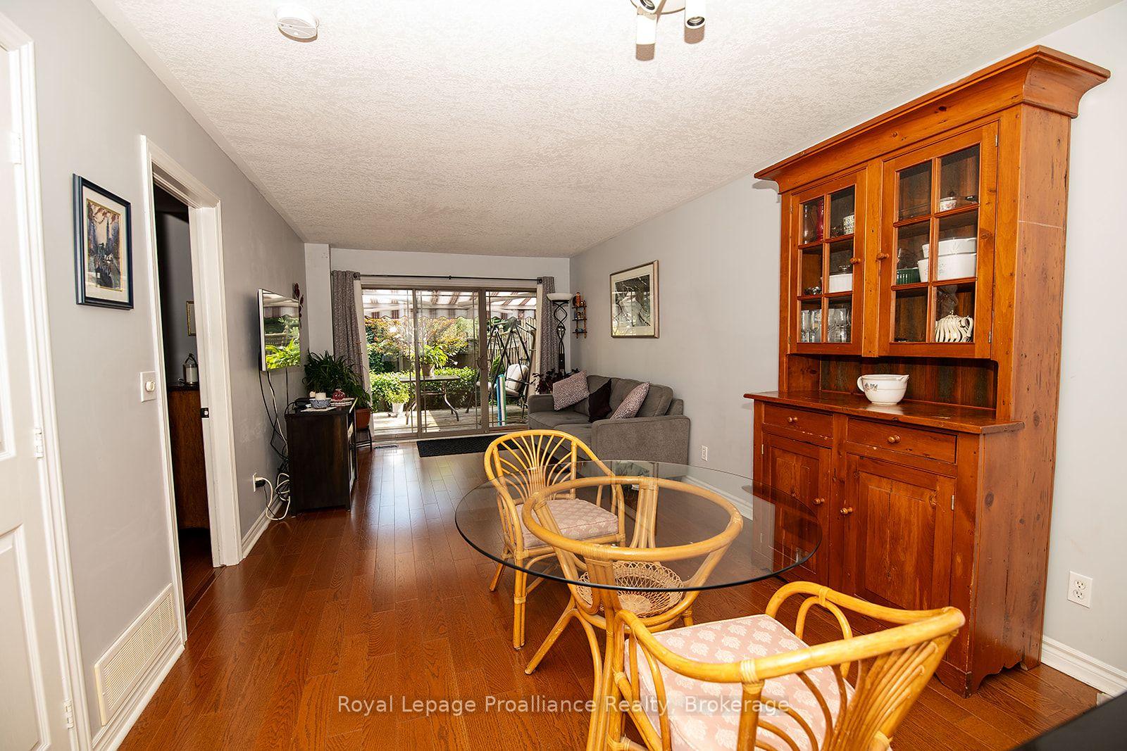 Photo 21 of 31 Hawthorn Street, Belleville, Belleville Ward — HOMEH