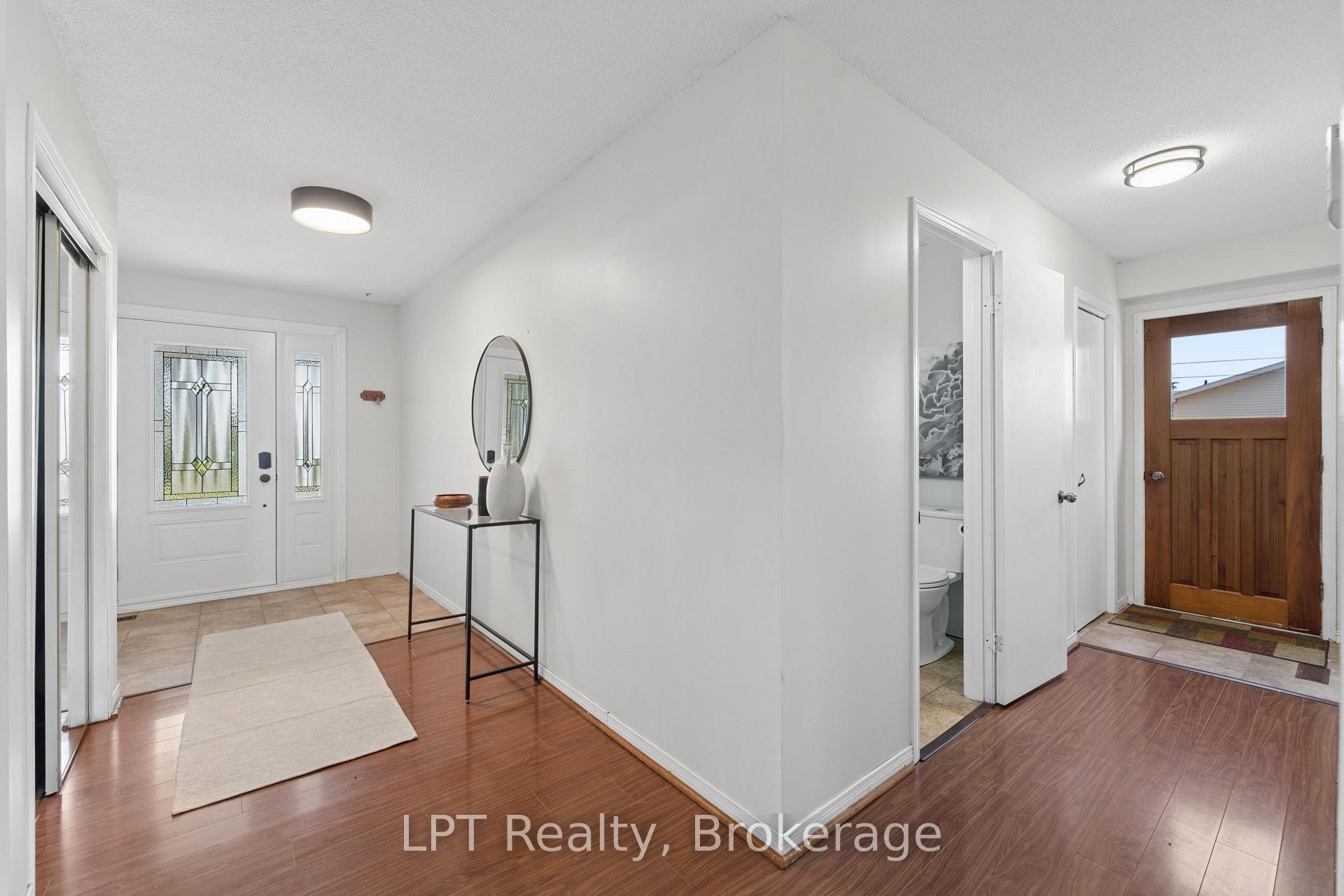 Photo 7 of 34 Oxtoby Lane, Uxbridge, Rural Uxbridge — HOMEH