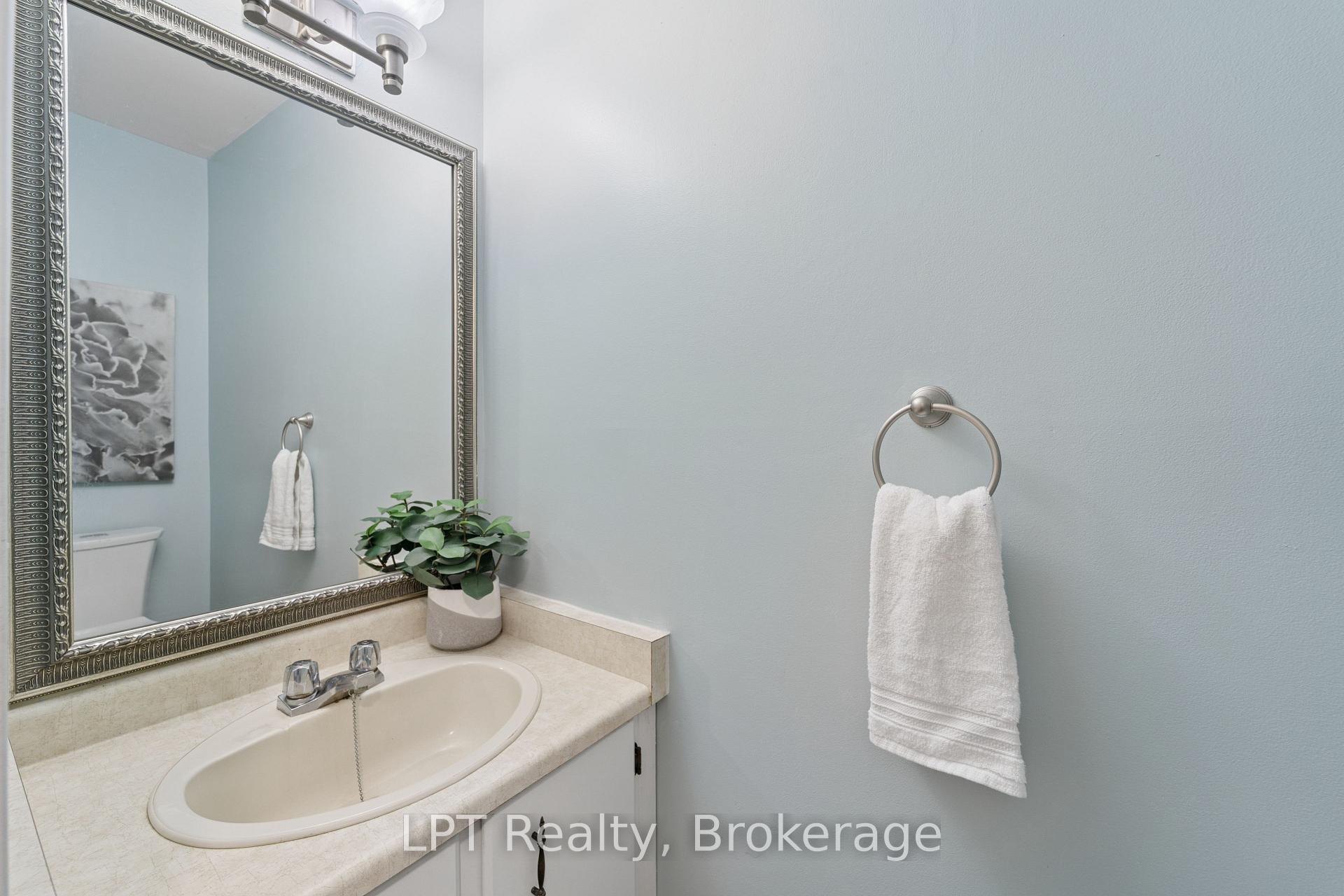 Photo 10 of 34 Oxtoby Lane, Uxbridge, Rural Uxbridge — HOMEH