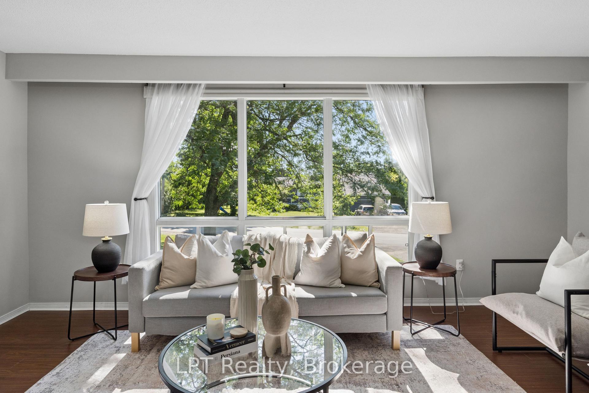 Photo 12 of 34 Oxtoby Lane, Uxbridge, Rural Uxbridge — HOMEH