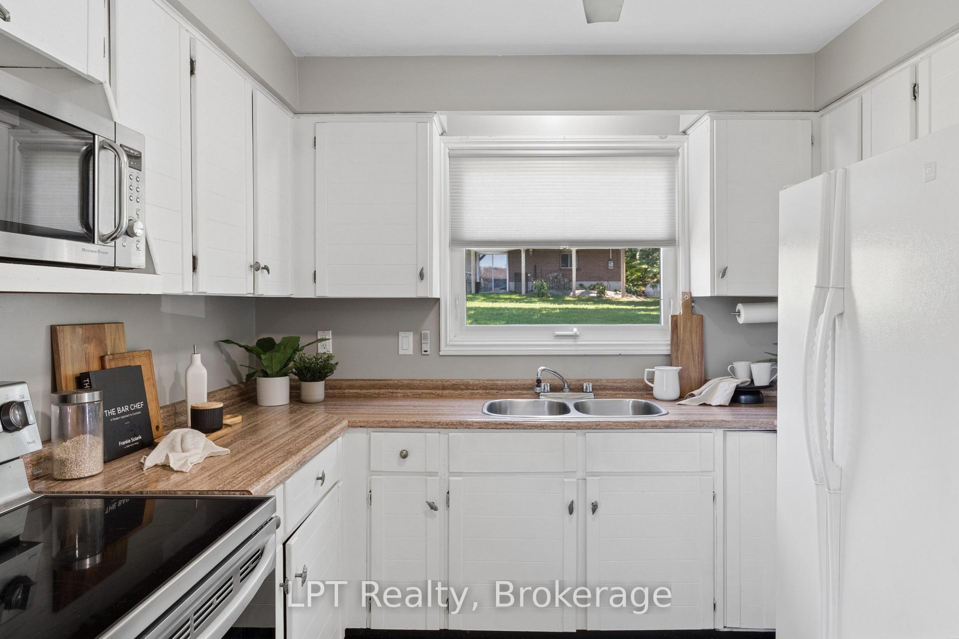 Photo 20 of 34 Oxtoby Lane, Uxbridge, Rural Uxbridge — HOMEH