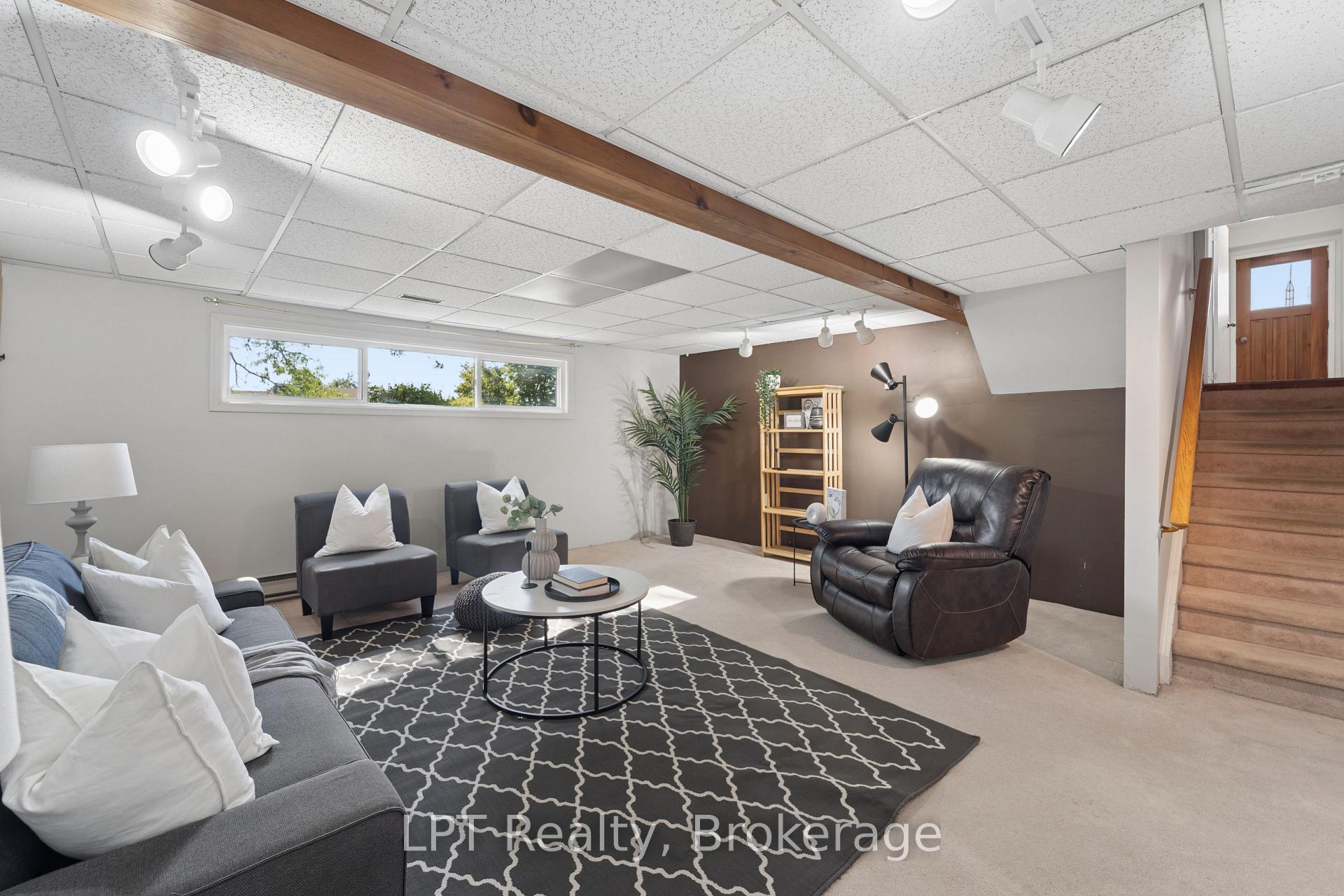 Photo 32 of 34 Oxtoby Lane, Uxbridge, Rural Uxbridge — HOMEH