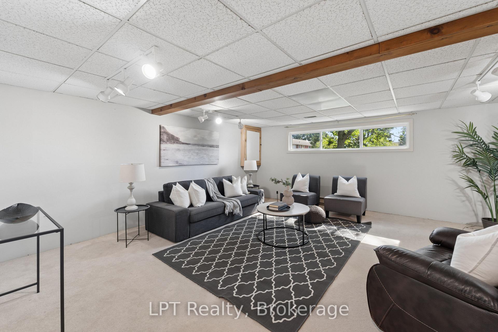 Photo 33 of 34 Oxtoby Lane, Uxbridge, Rural Uxbridge — HOMEH