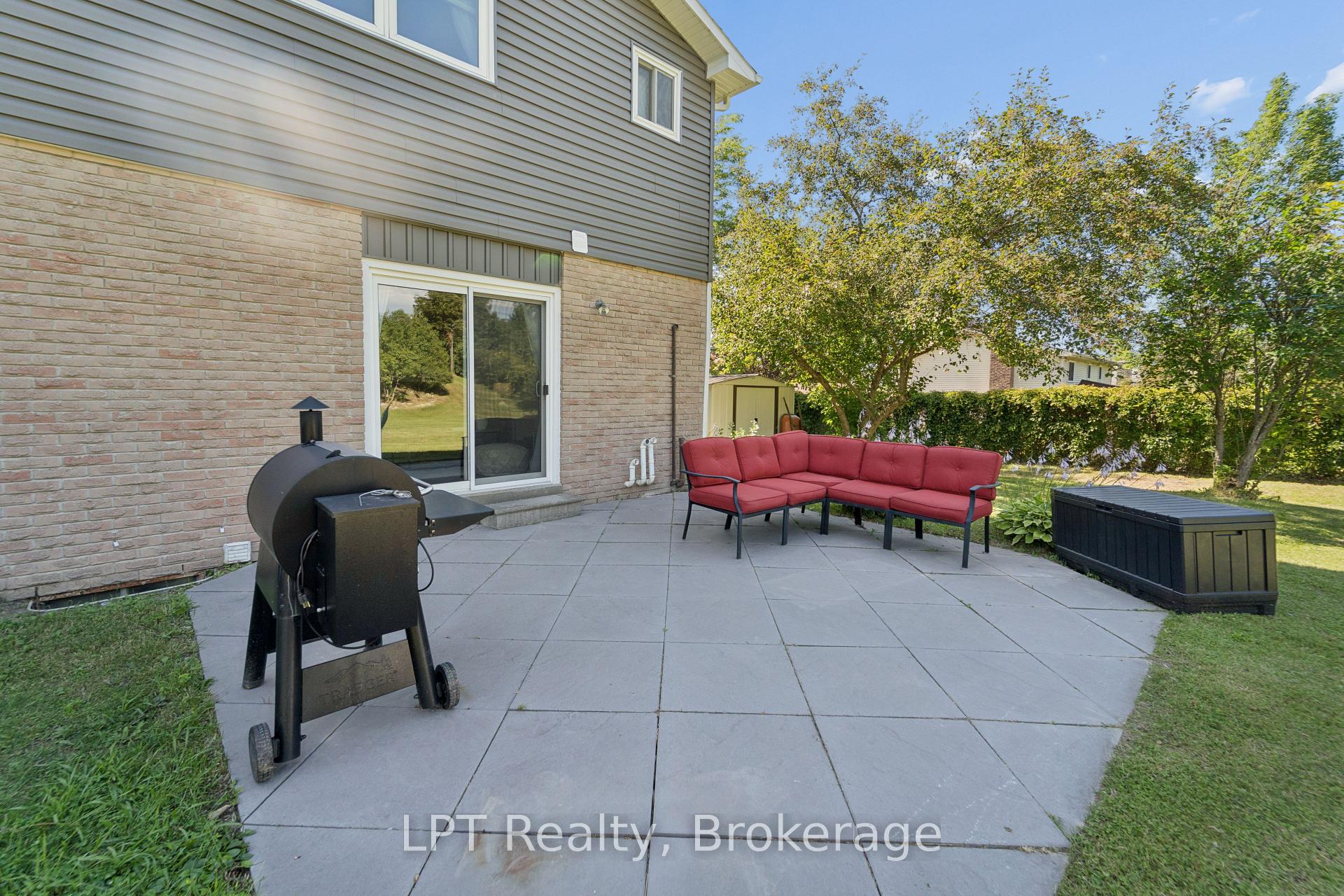 Photo 37 of 34 Oxtoby Lane, Uxbridge, Rural Uxbridge — HOMEH