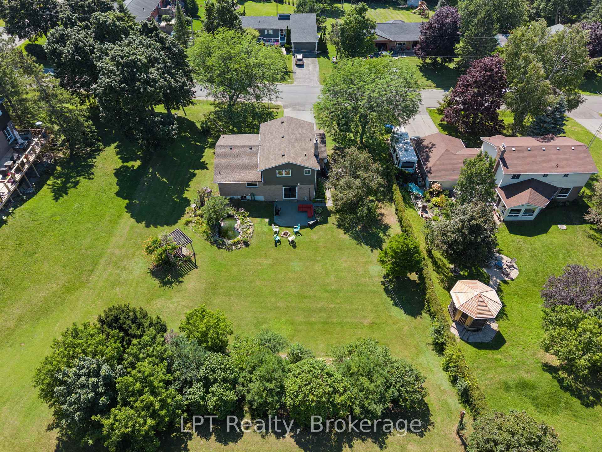 Photo 44 of 34 Oxtoby Lane, Uxbridge, Rural Uxbridge — HOMEH