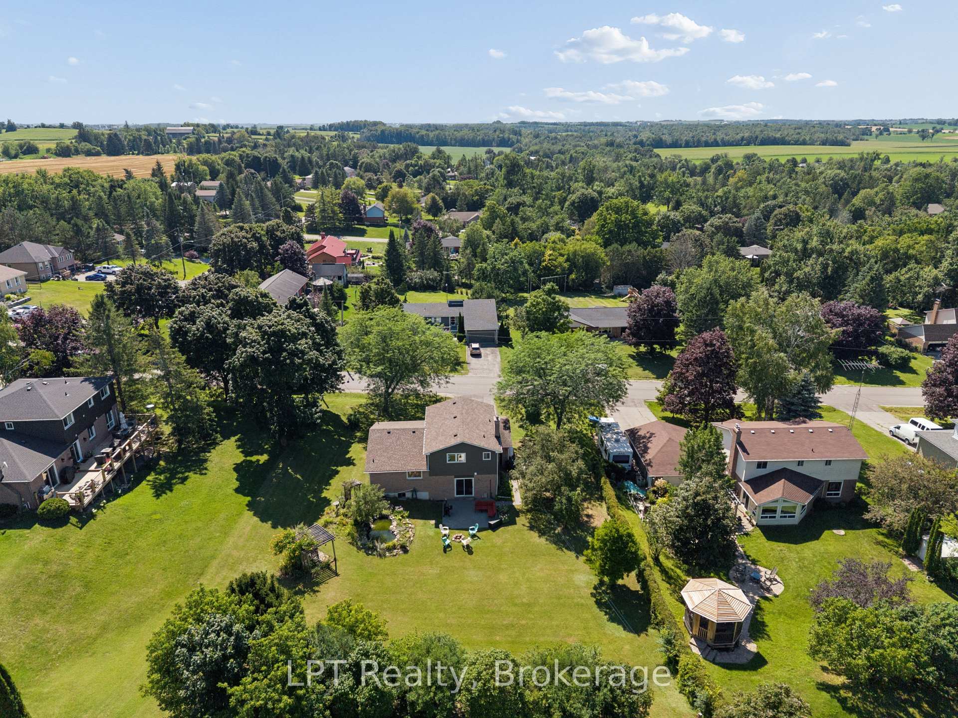 Photo 45 of 34 Oxtoby Lane, Uxbridge, Rural Uxbridge — HOMEH