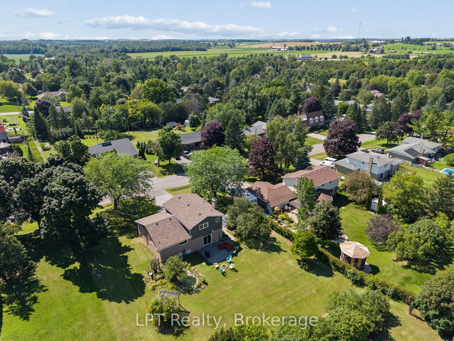 Photo 46 of 34 Oxtoby Lane, Uxbridge, Rural Uxbridge — HOMEH