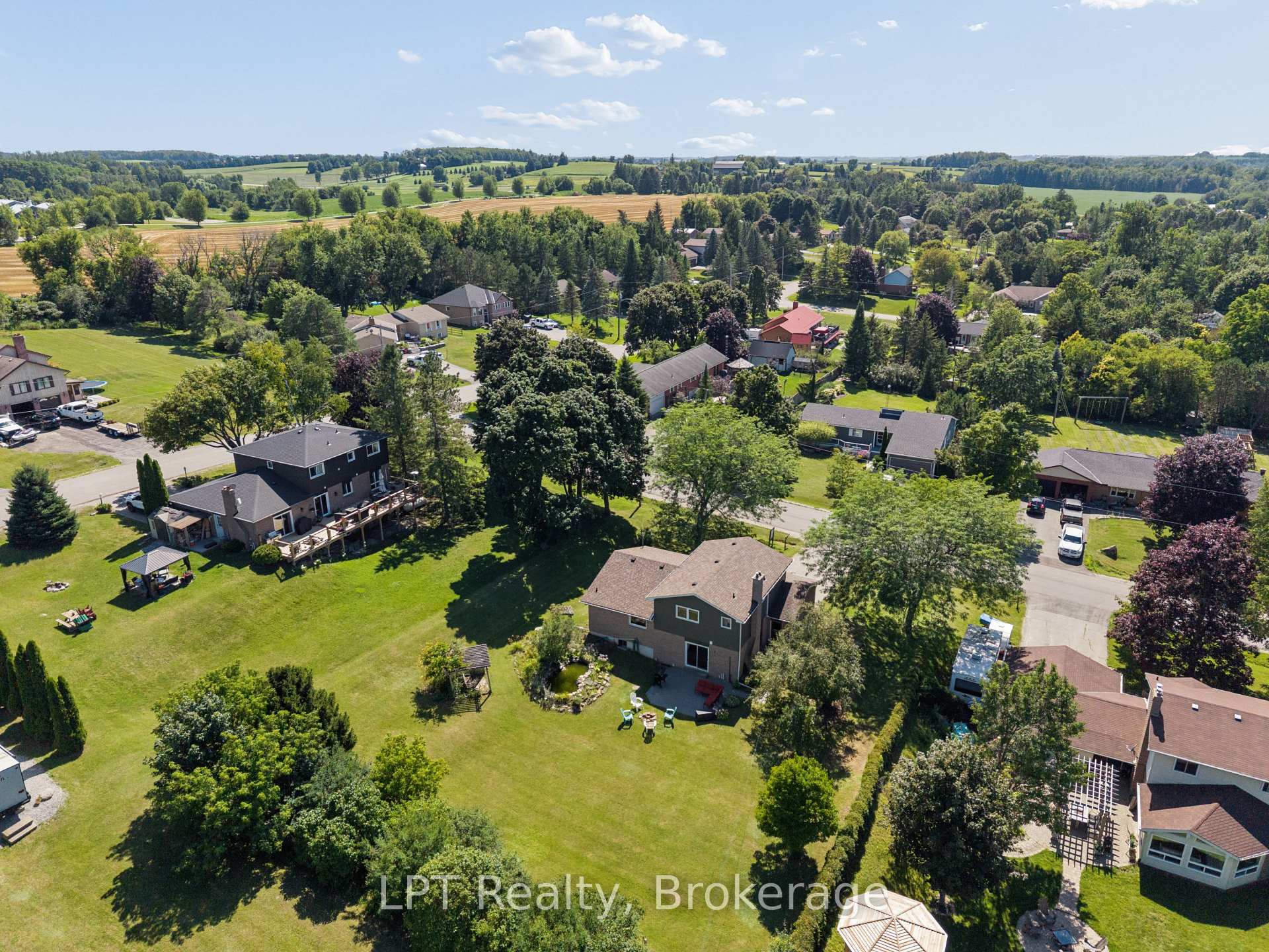 Photo 47 of 34 Oxtoby Lane, Uxbridge, Rural Uxbridge — HOMEH