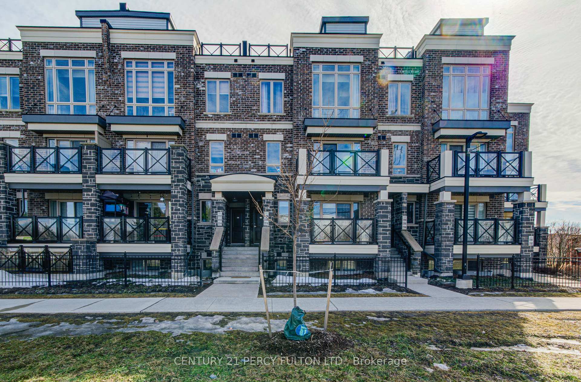 Photo 3 of Unit 2209, 10 Westmeath Lane, Markham, Cornell — HOMEH