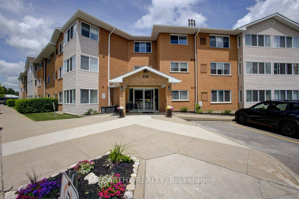 Photo of Unit 300, 250 Robert Street