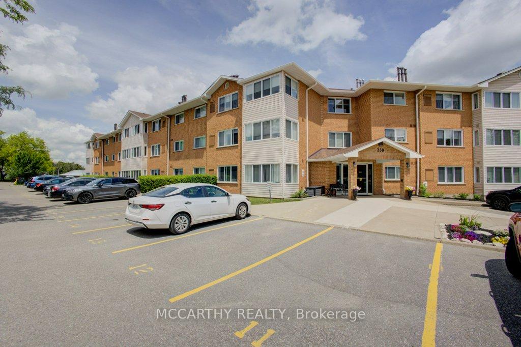 Photo 4 of Unit 300, 250 Robert Street, Shelburne — HOMEH