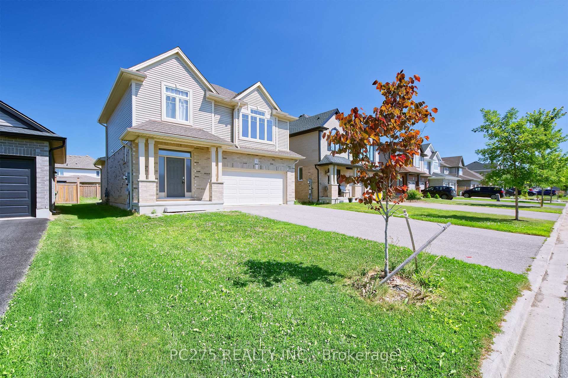 Photo 2 of 31 Ashberry Place, St. Thomas — HOMEH