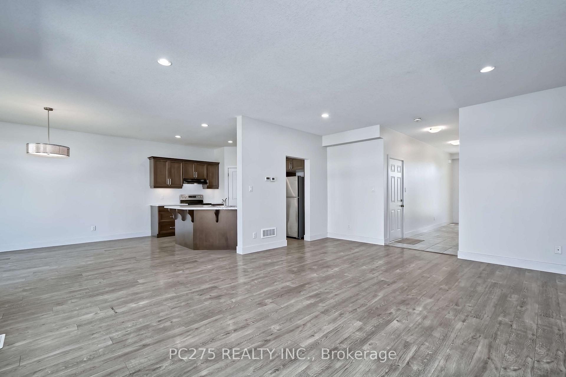 Photo 9 of 31 Ashberry Place, St. Thomas — HOMEH