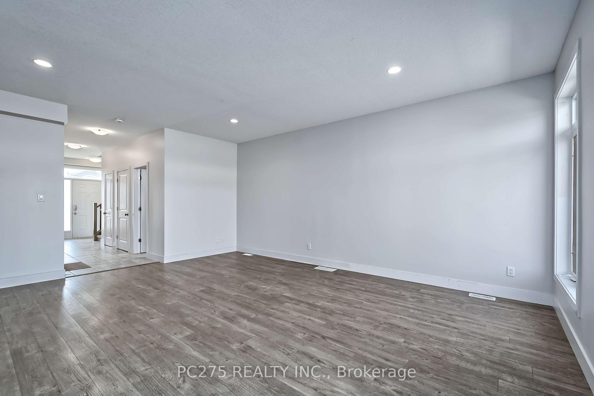 Photo 10 of 31 Ashberry Place, St. Thomas — HOMEH