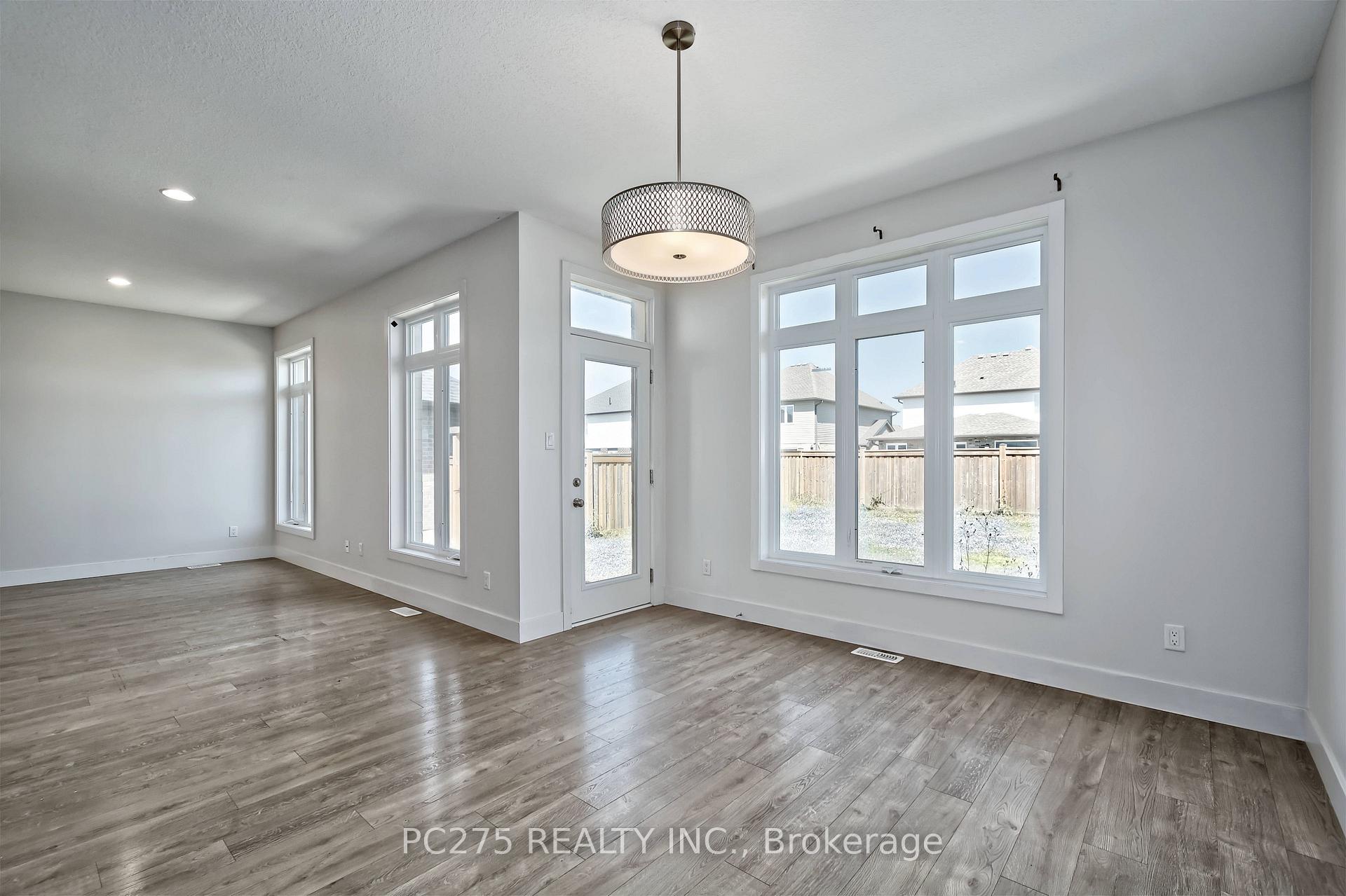 Photo 12 of 31 Ashberry Place, St. Thomas — HOMEH