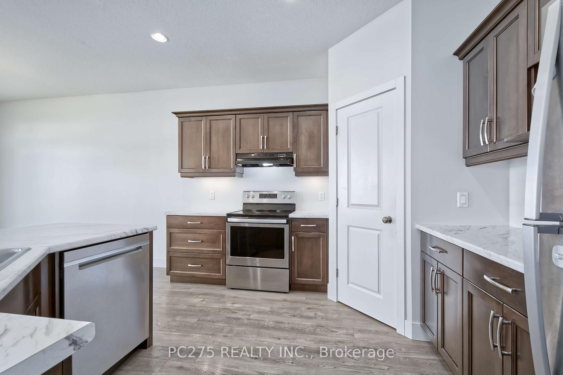 Photo 13 of 31 Ashberry Place, St. Thomas — HOMEH