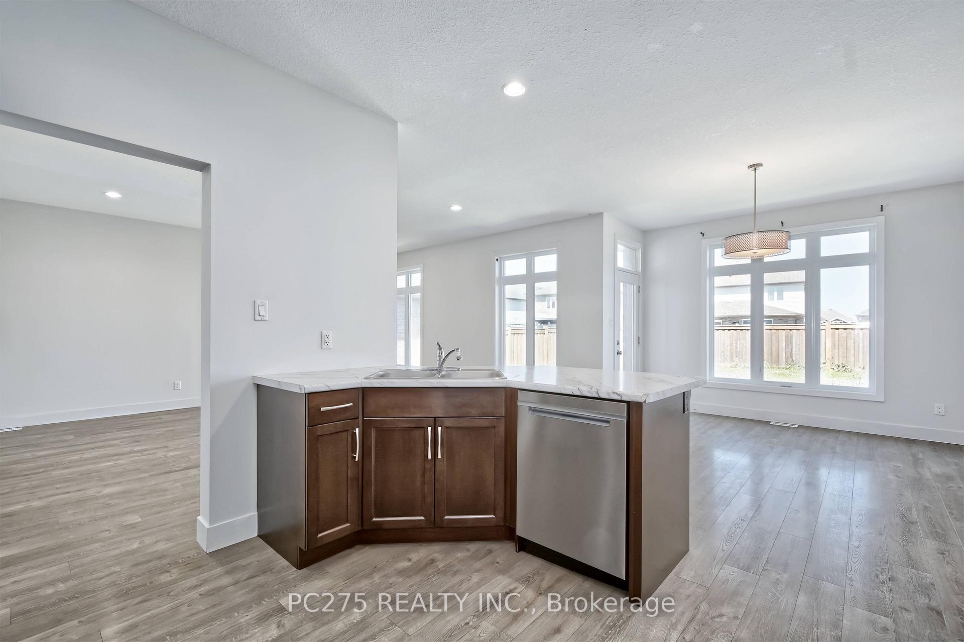 Photo 14 of 31 Ashberry Place, St. Thomas — HOMEH