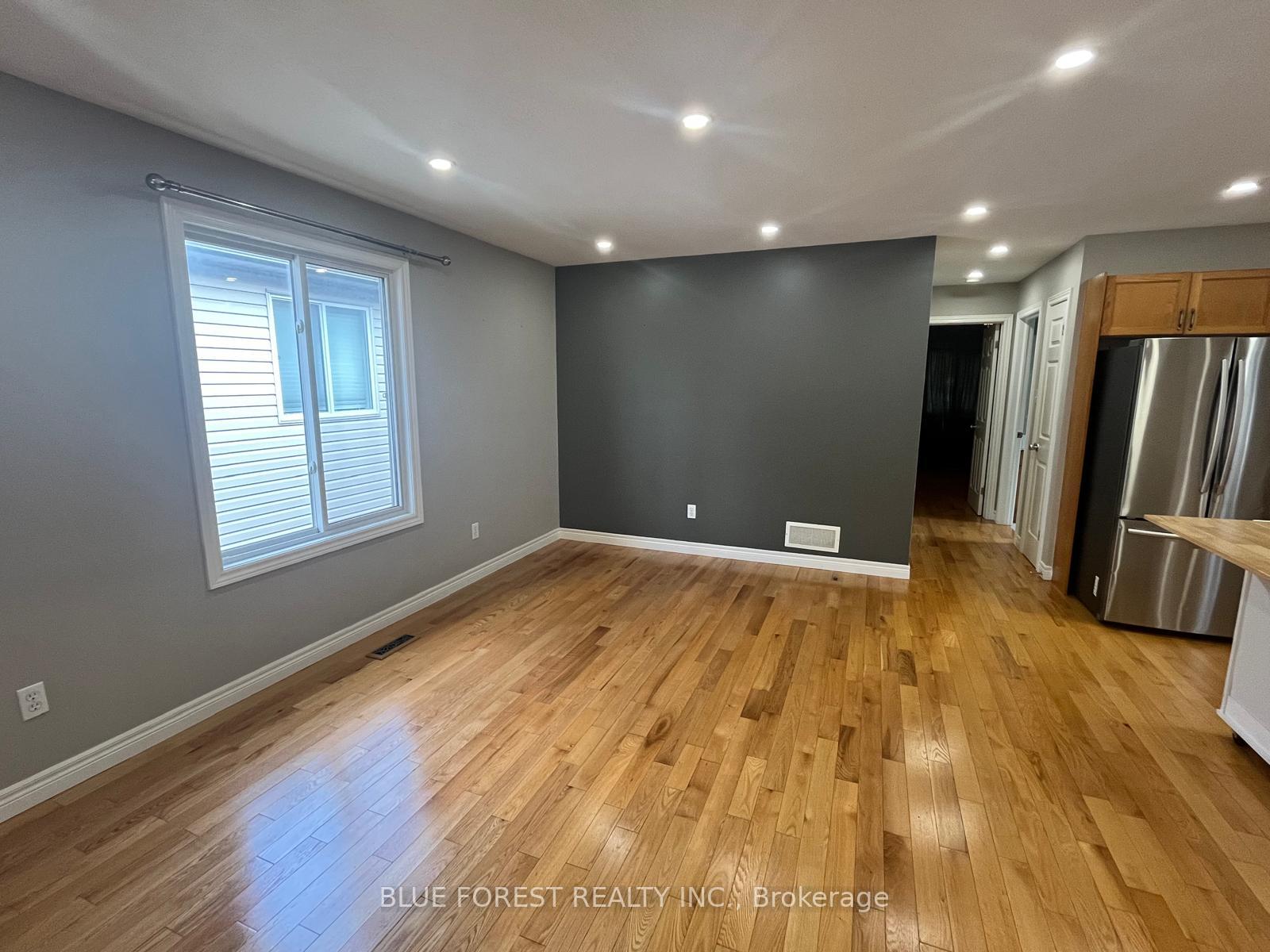 Photo 5 of 1828 Marconi Boulevard, London, East I — HOMEH