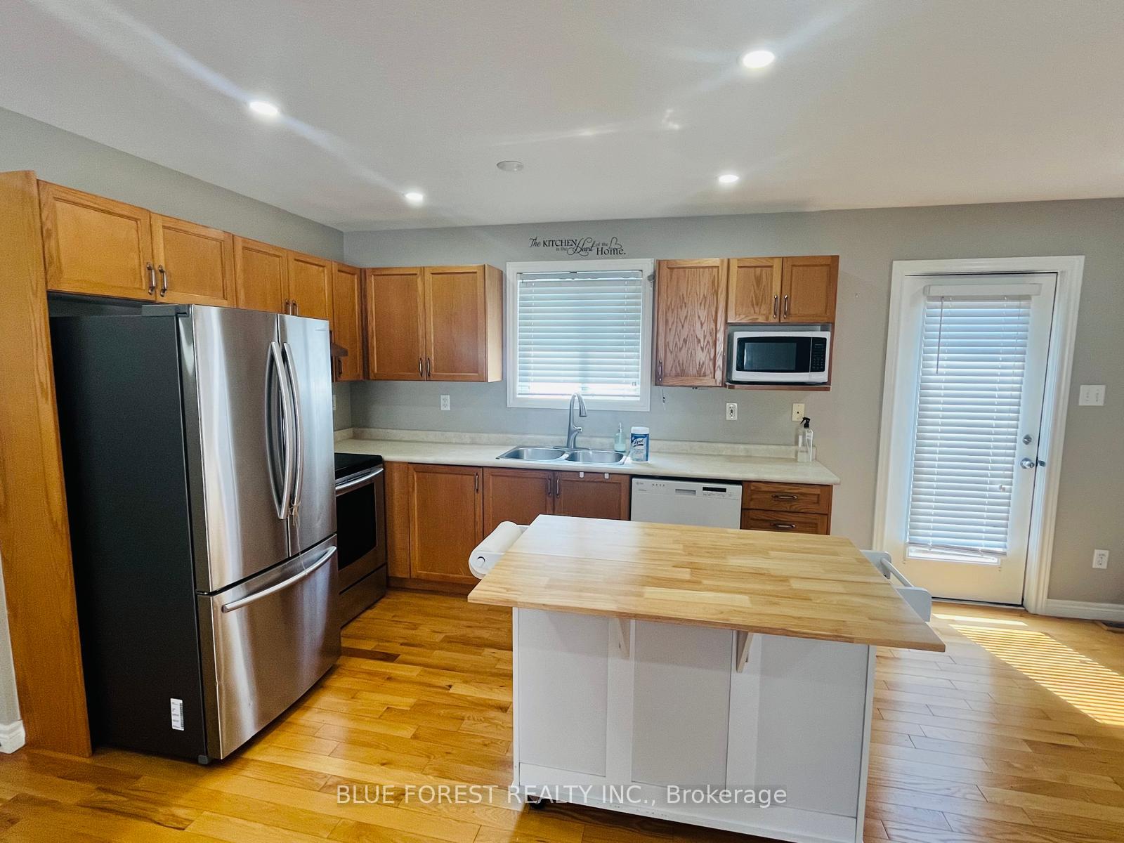 Photo 8 of 1828 Marconi Boulevard, London, East I — HOMEH