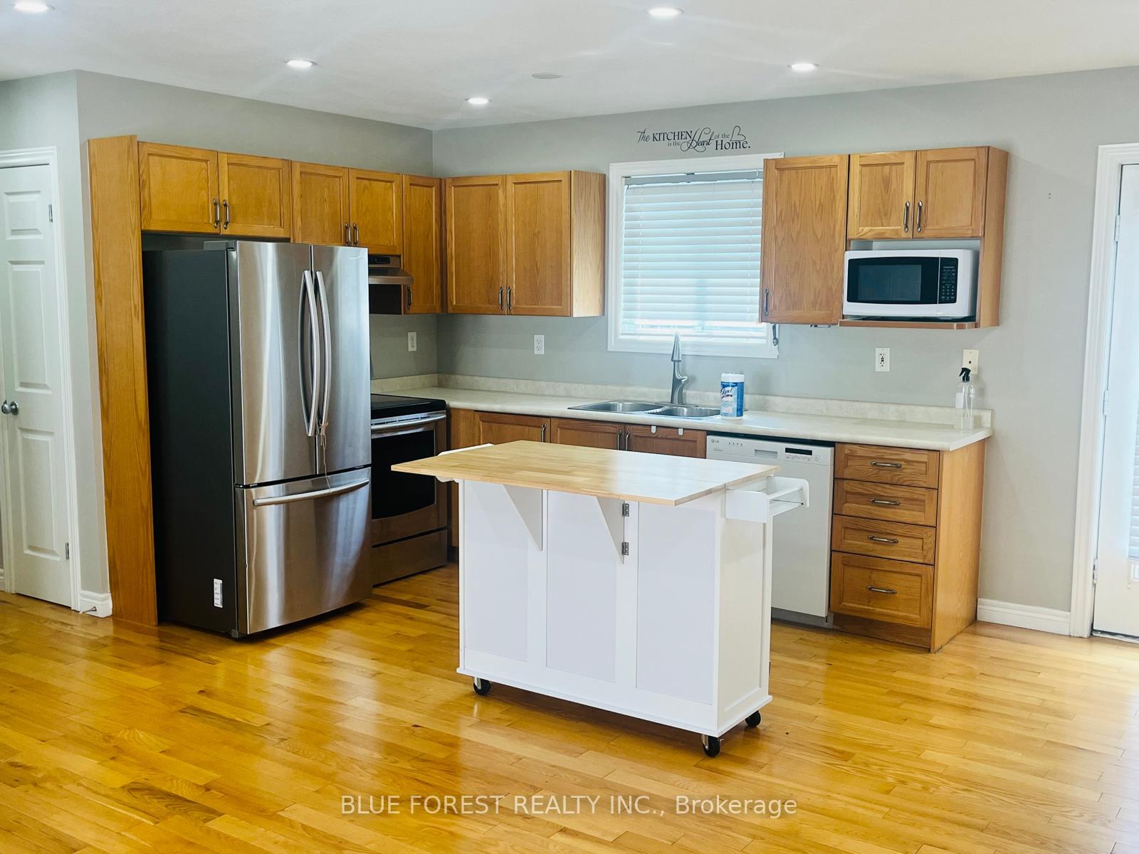 Photo 9 of 1828 Marconi Boulevard, London, East I — HOMEH