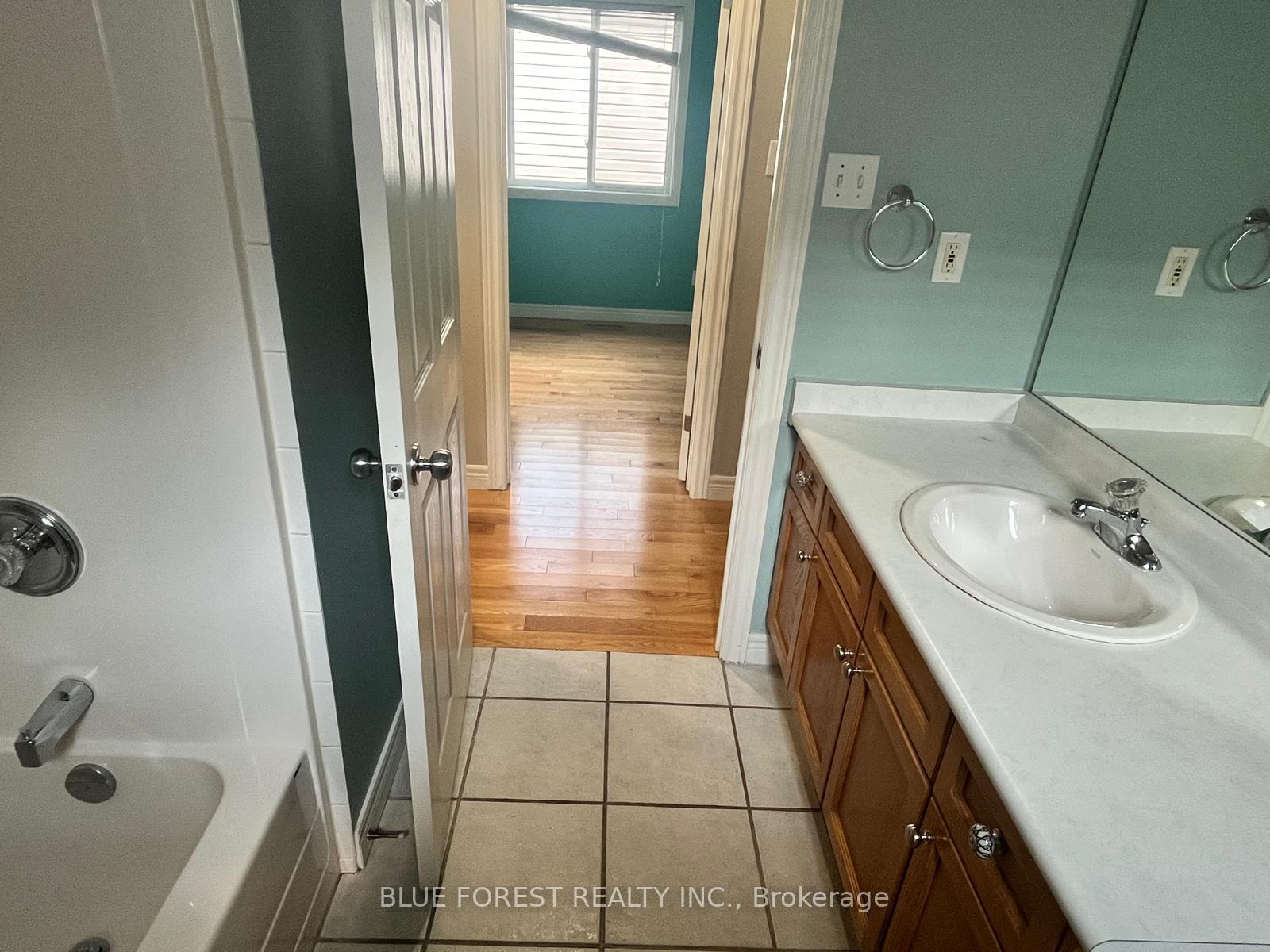 Photo 13 of 1828 Marconi Boulevard, London, East I — HOMEH