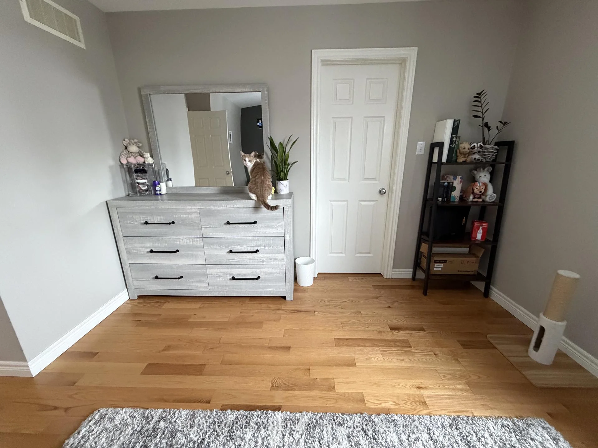 Photo 12 of 1828 Marconi Boulevard, London, East I — HOMEH
