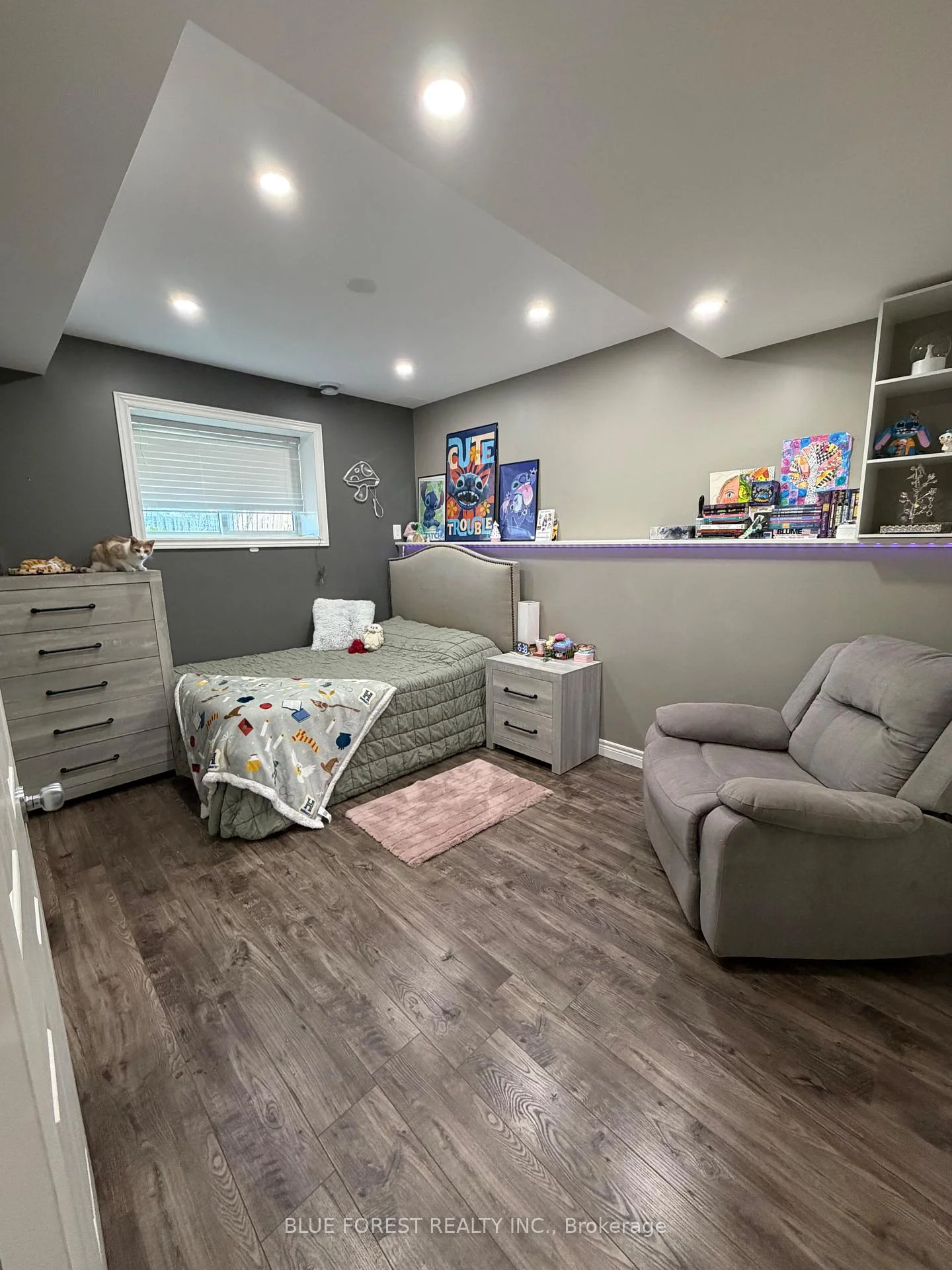 Photo 26 of 1828 Marconi Boulevard, London, East I — HOMEH