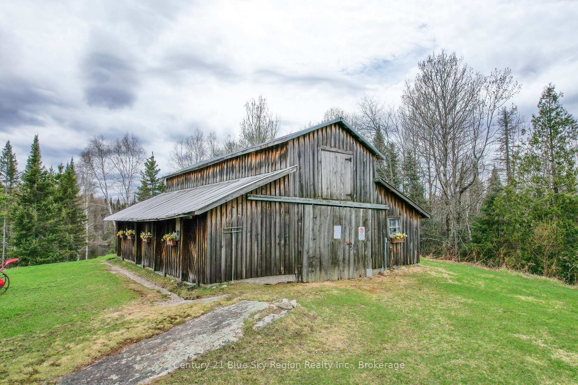 Photo 6 of 930 Ponderosa Road, Nipissing — HOMEH
