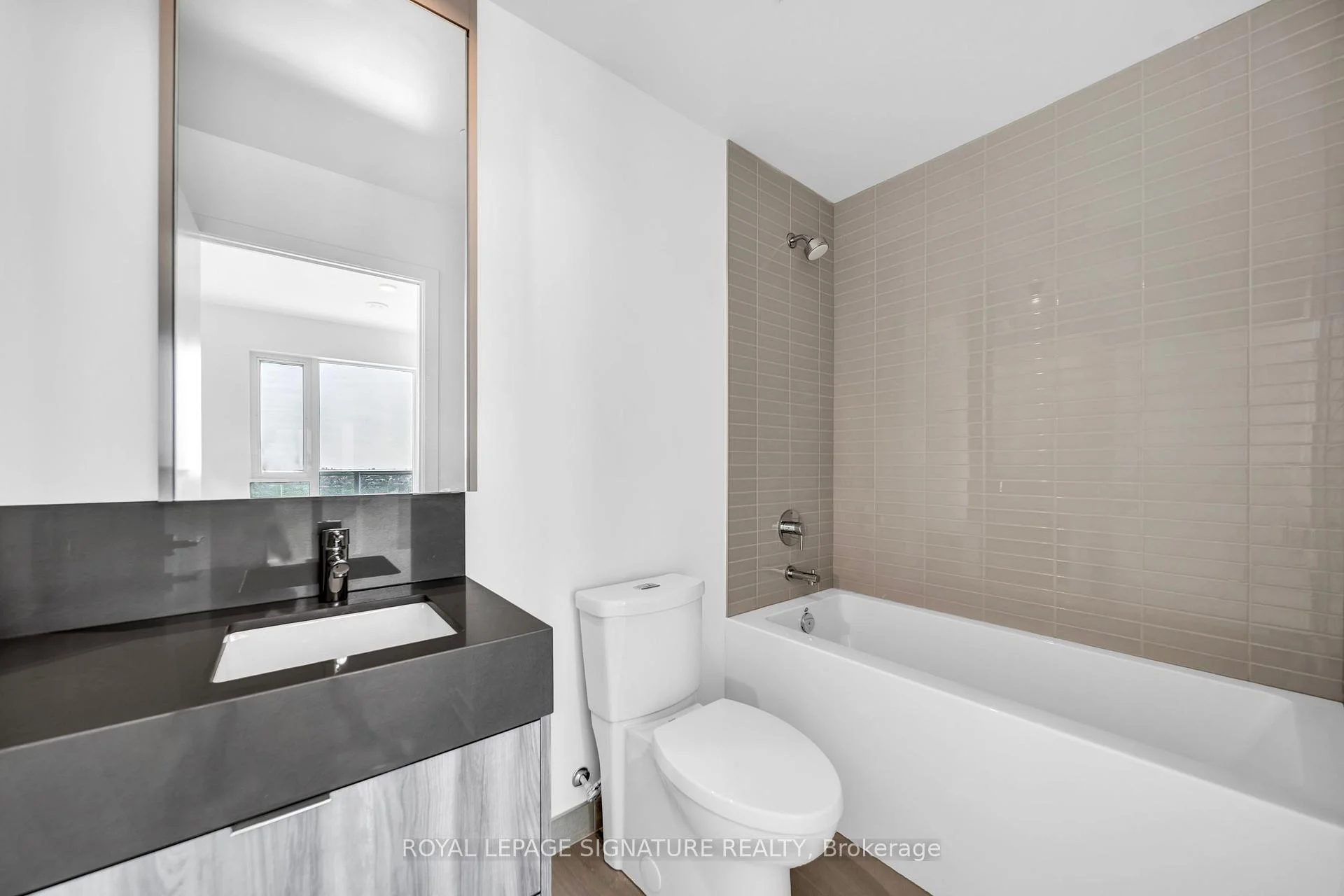 Photo 10 of Unit 1518, 6 Flavelle Trail, Vaughan, Steeles West Industrial — HOMEH