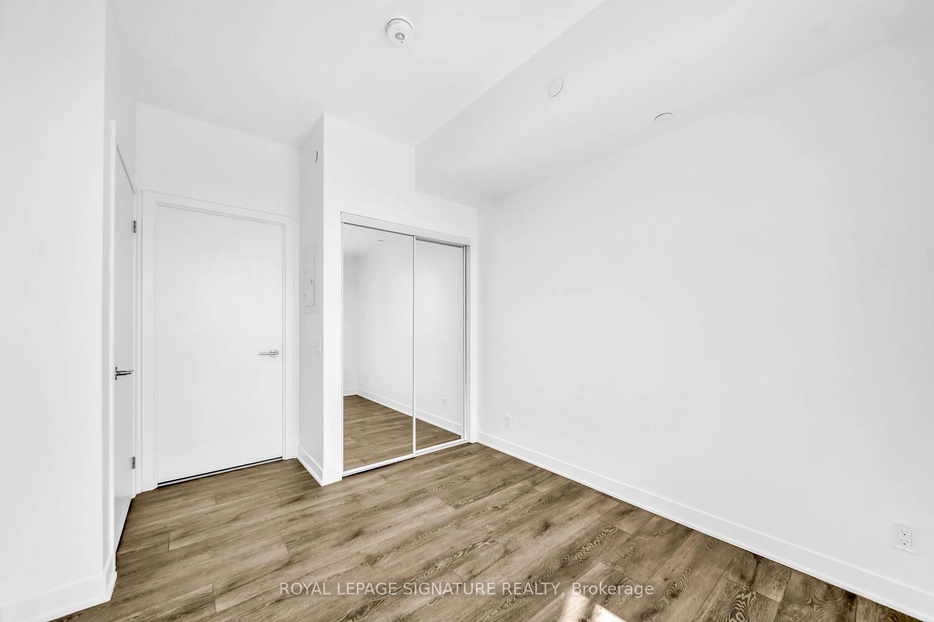Photo 14 of Unit 1518, 6 Flavelle Trail, Vaughan, Steeles West Industrial — HOMEH