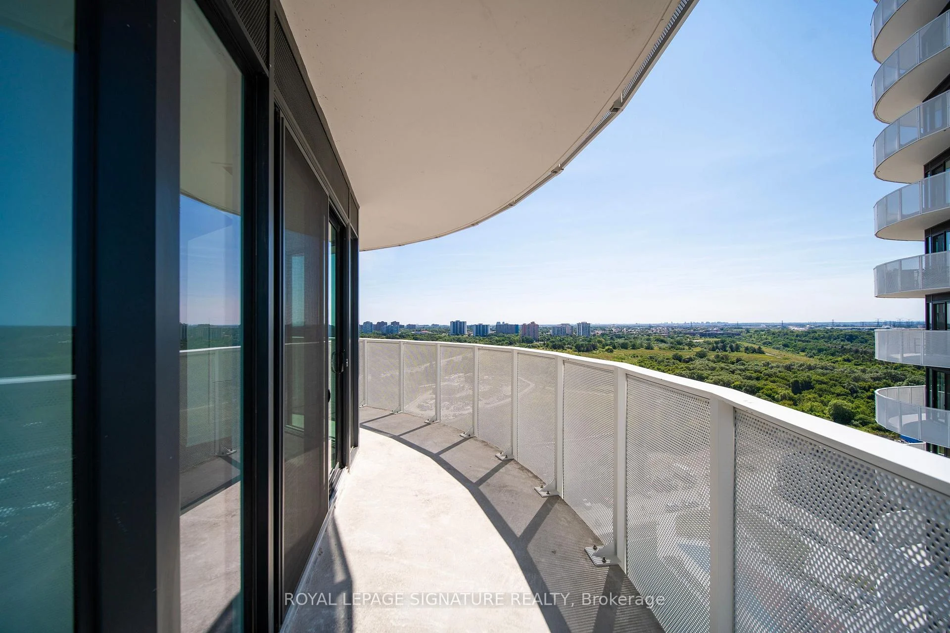 Photo 16 of Unit 1518, 6 Flavelle Trail, Vaughan, Steeles West Industrial — HOMEH