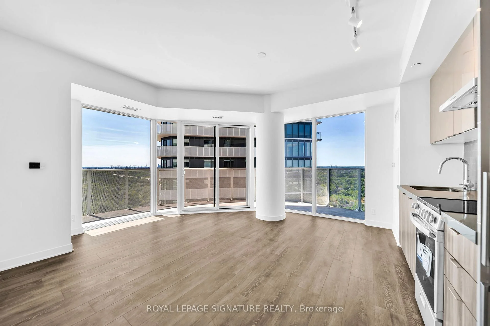 Photo 23 of Unit 1518, 6 Flavelle Trail, Vaughan, Steeles West Industrial — HOMEH