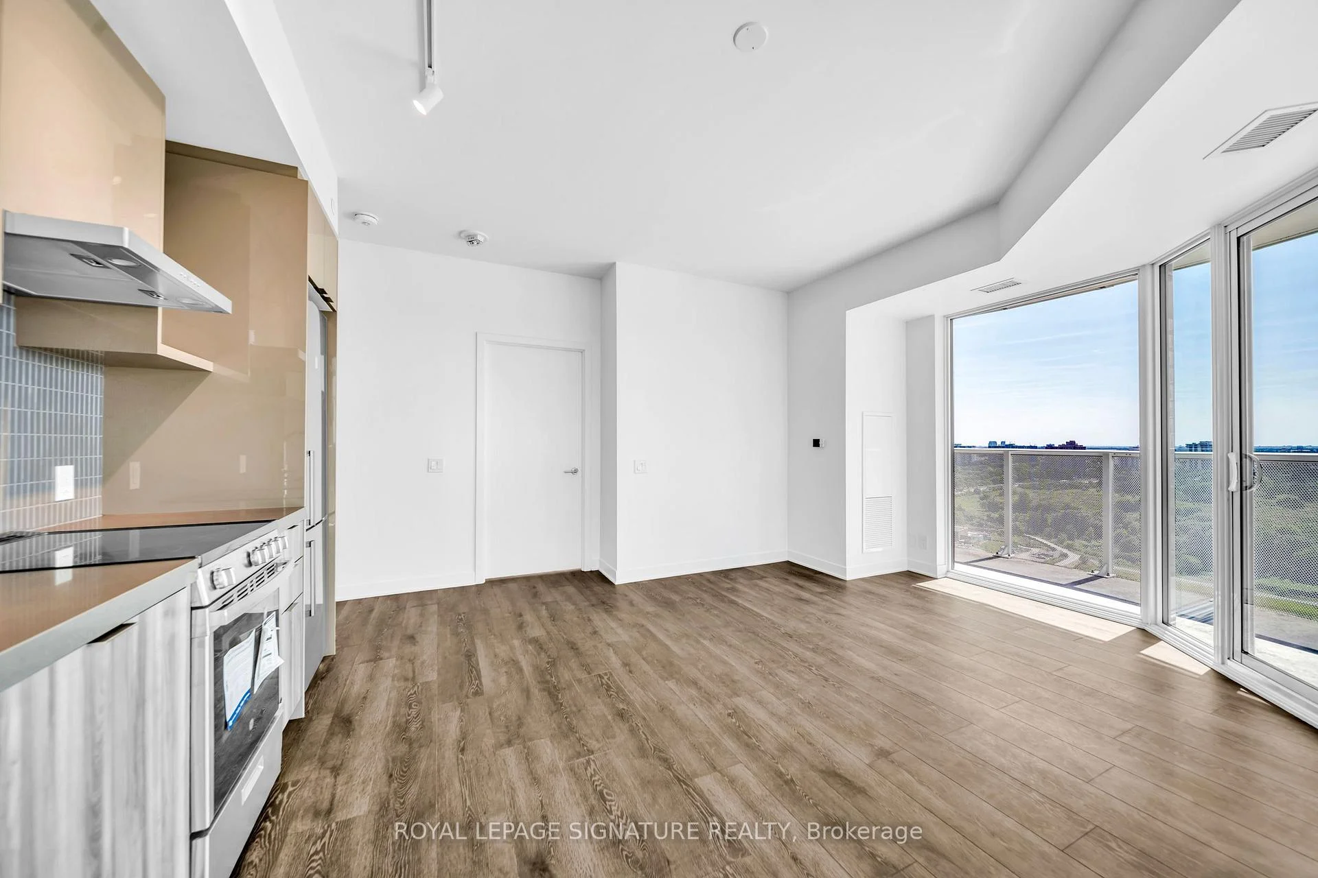 Photo 27 of Unit 1518, 6 Flavelle Trail, Vaughan, Steeles West Industrial — HOMEH
