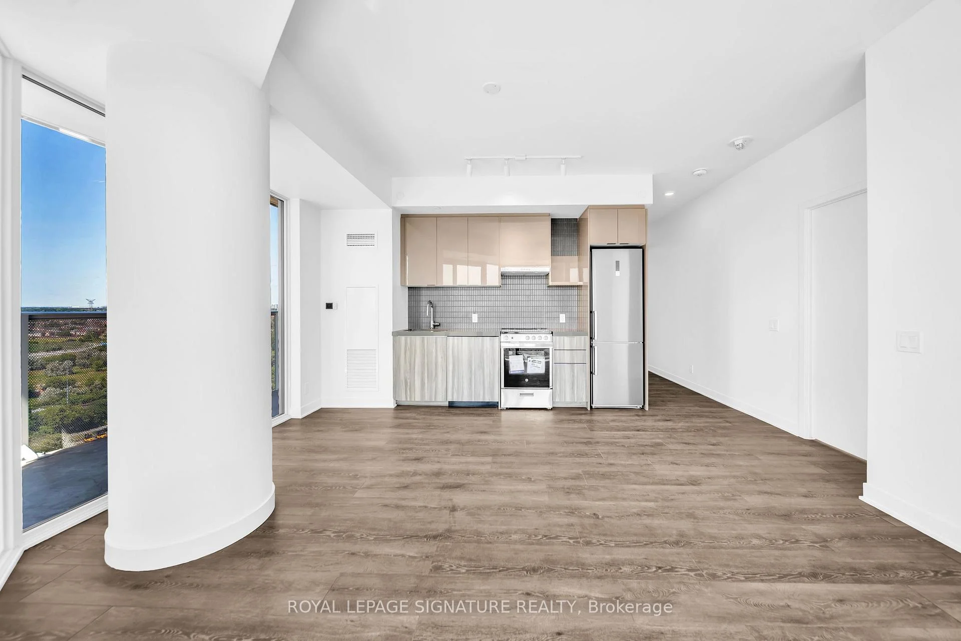 Photo 29 of Unit 1518, 6 Flavelle Trail, Vaughan, Steeles West Industrial — HOMEH