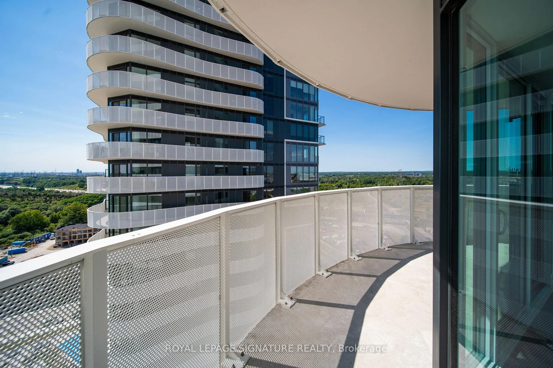 Photo 32 of Unit 1518, 6 Flavelle Trail, Vaughan, Steeles West Industrial — HOMEH