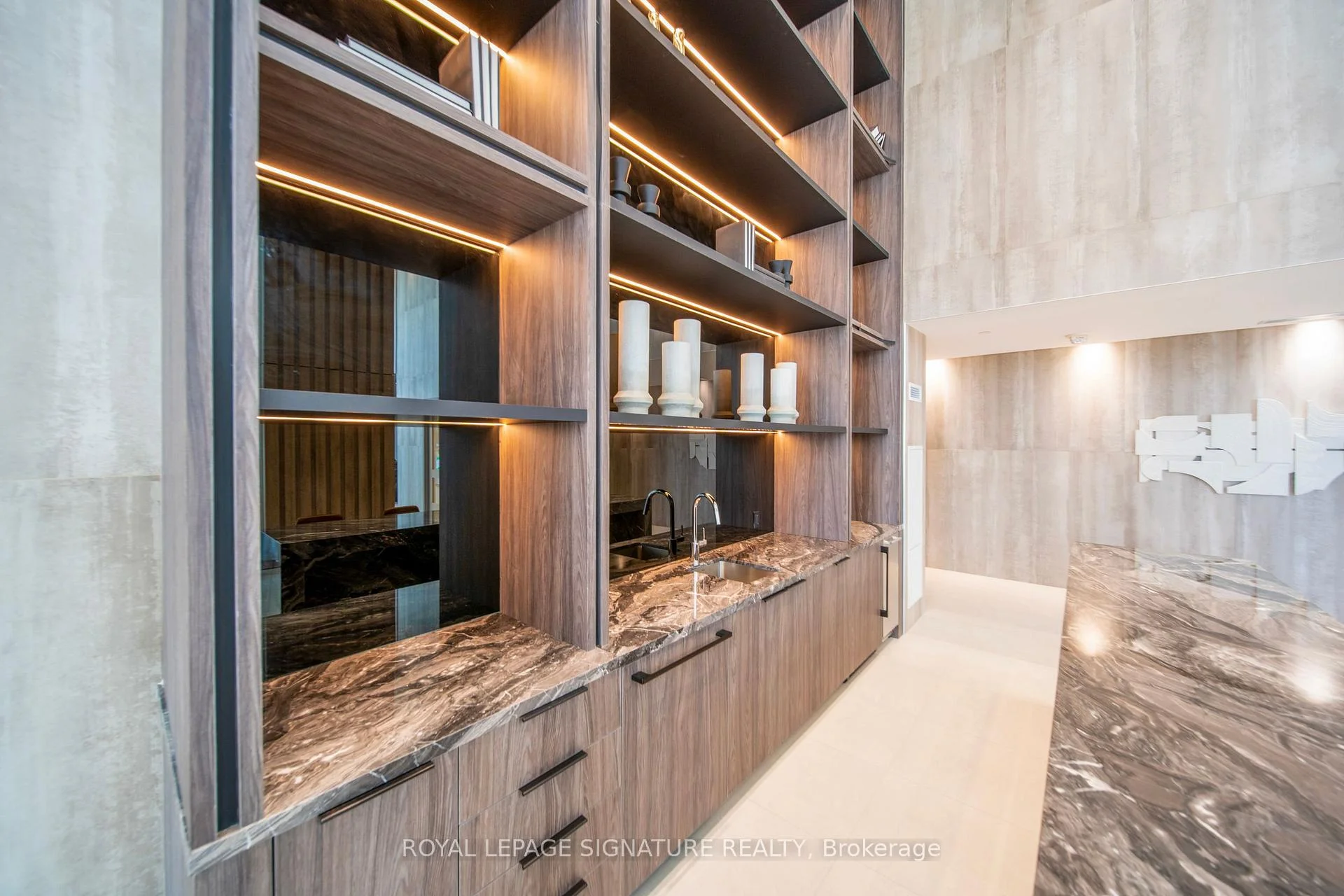 Photo 33 of Unit 1518, 6 Flavelle Trail, Vaughan, Steeles West Industrial — HOMEH
